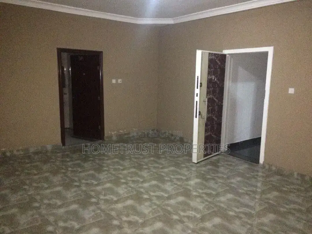 9bdrm House in East Legon, American House for rent in American House