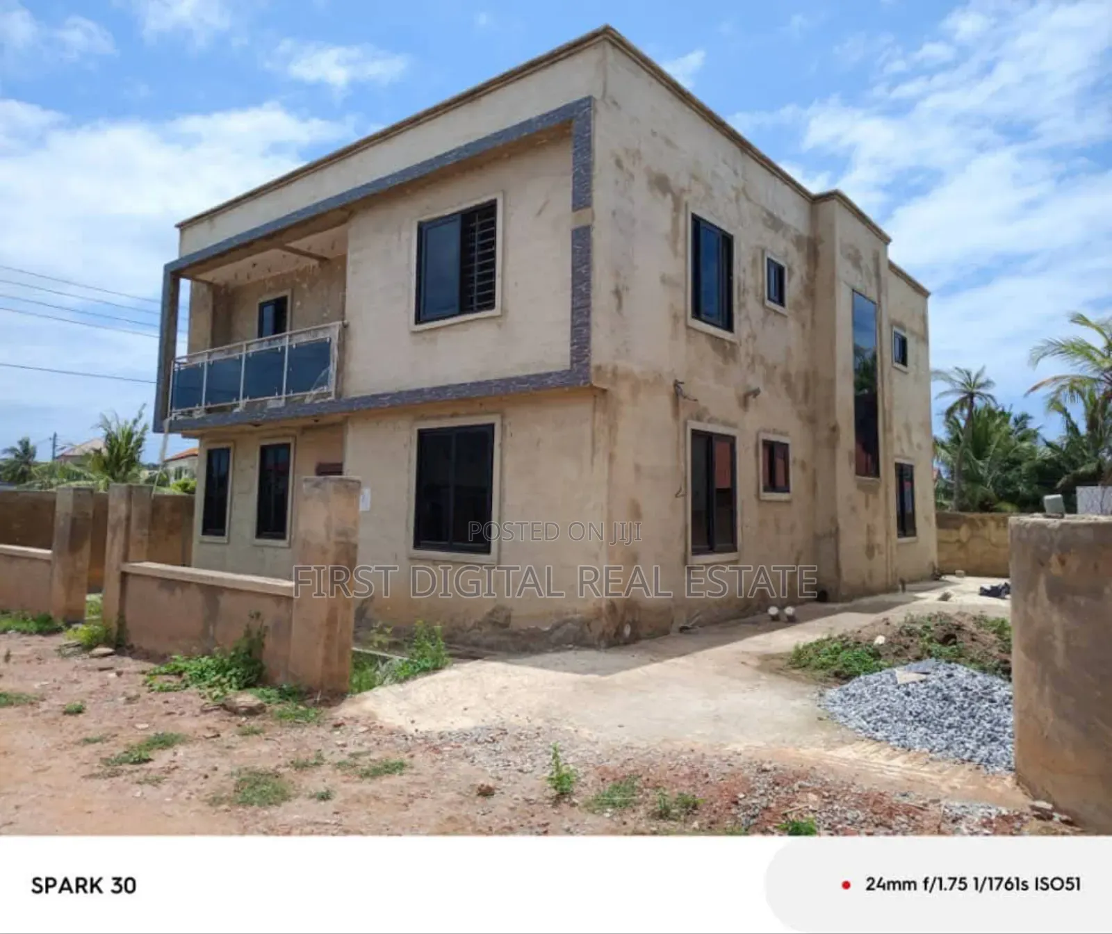 5 Bedroom Apartment for Sale at Dansoman in Amasaman