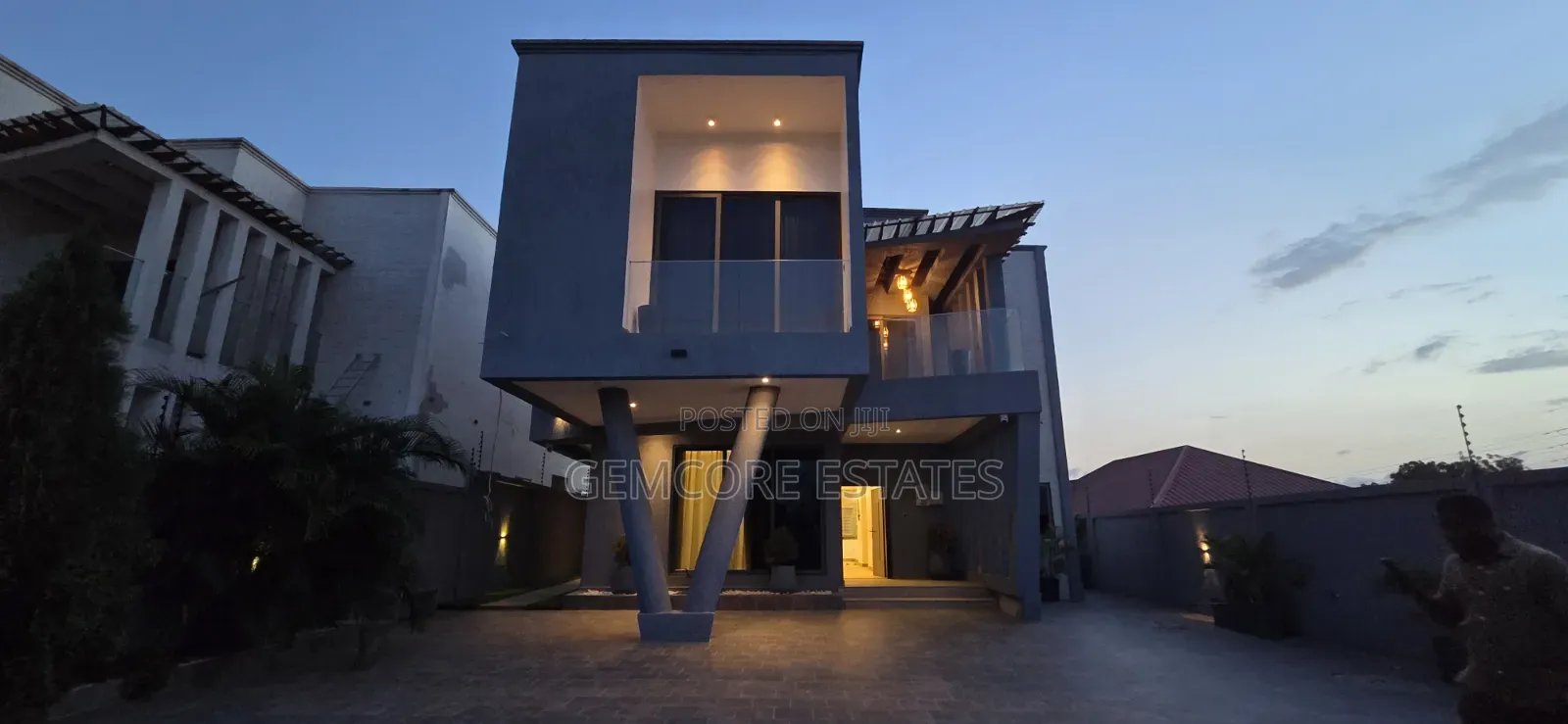 5bdrm House in East Legon Hills, School Junction for sale in School Junction
