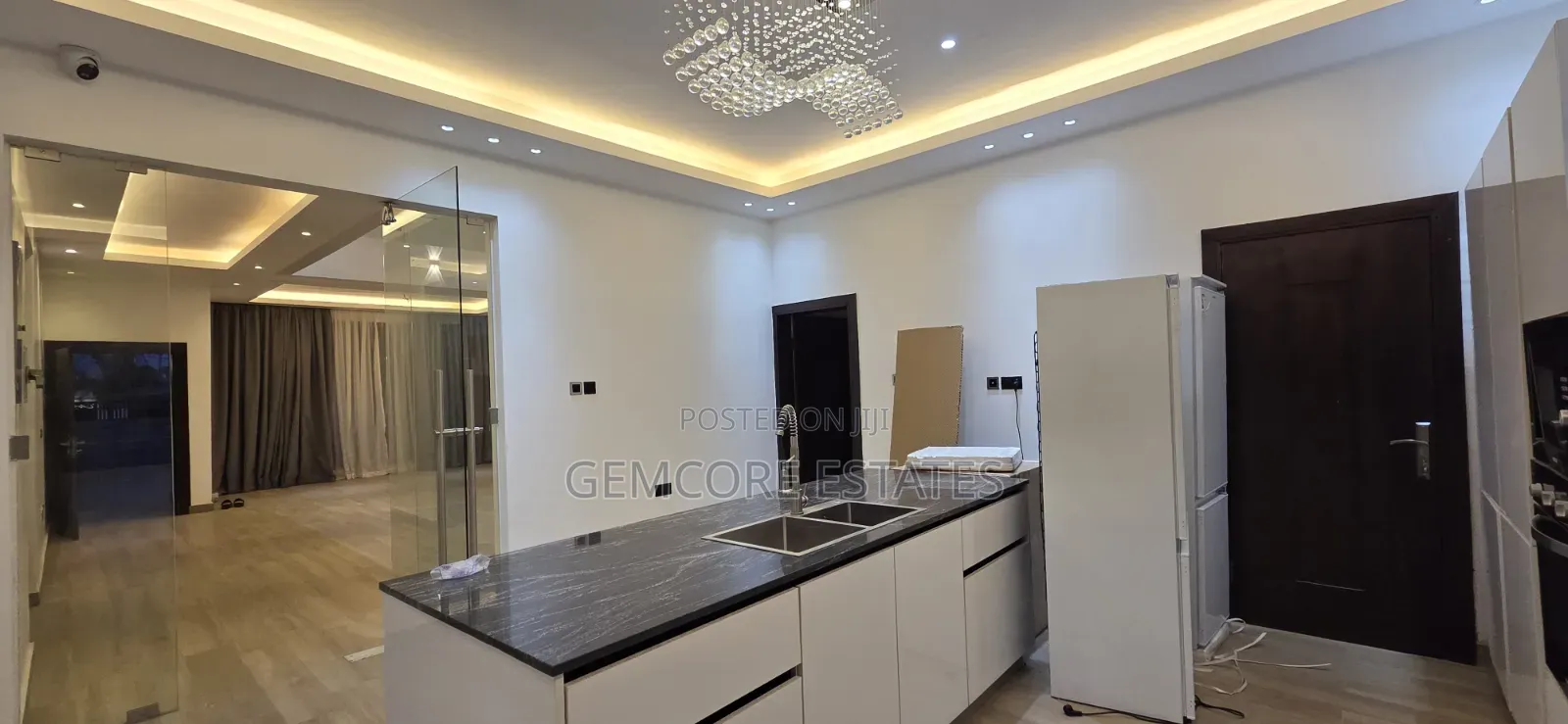 5bdrm House in East Legon Hills, School Junction for sale in School Junction