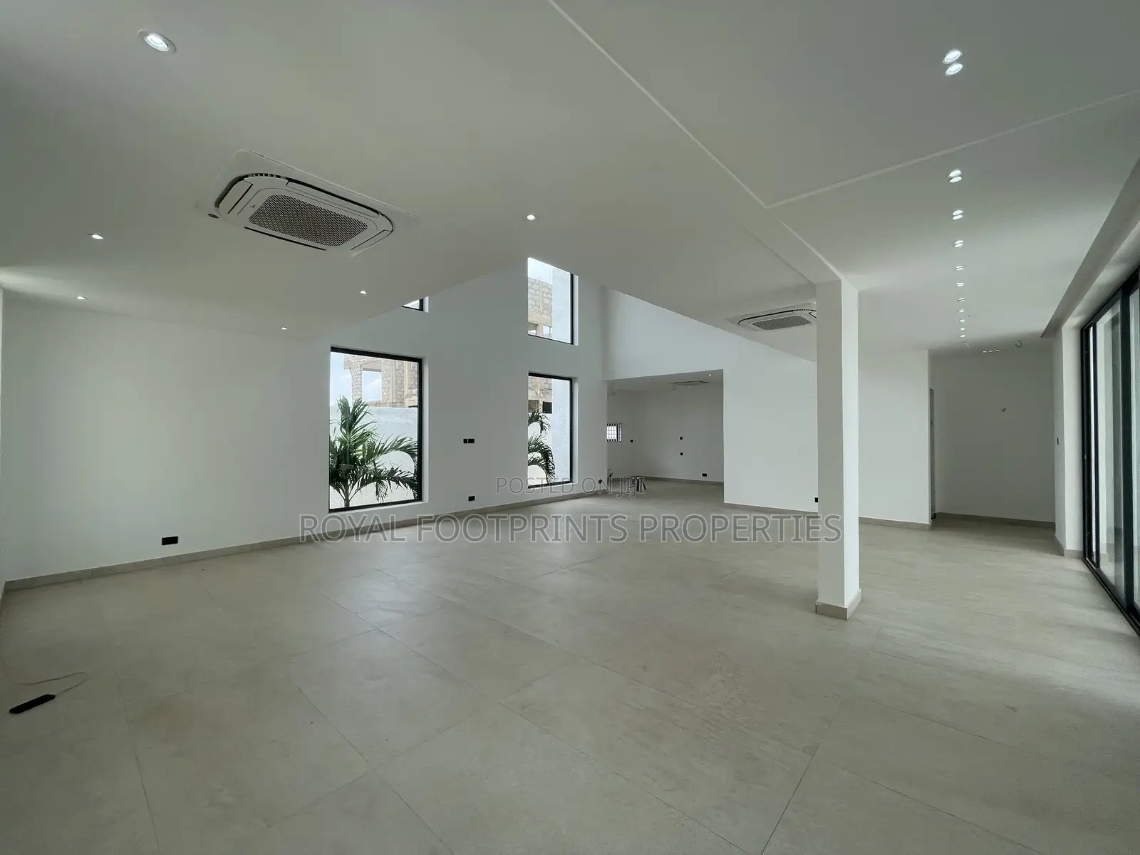 6bdrm Mansion in Royal Footprints, Oyarifa Mall Area for sale in Oyarifa Mall Area