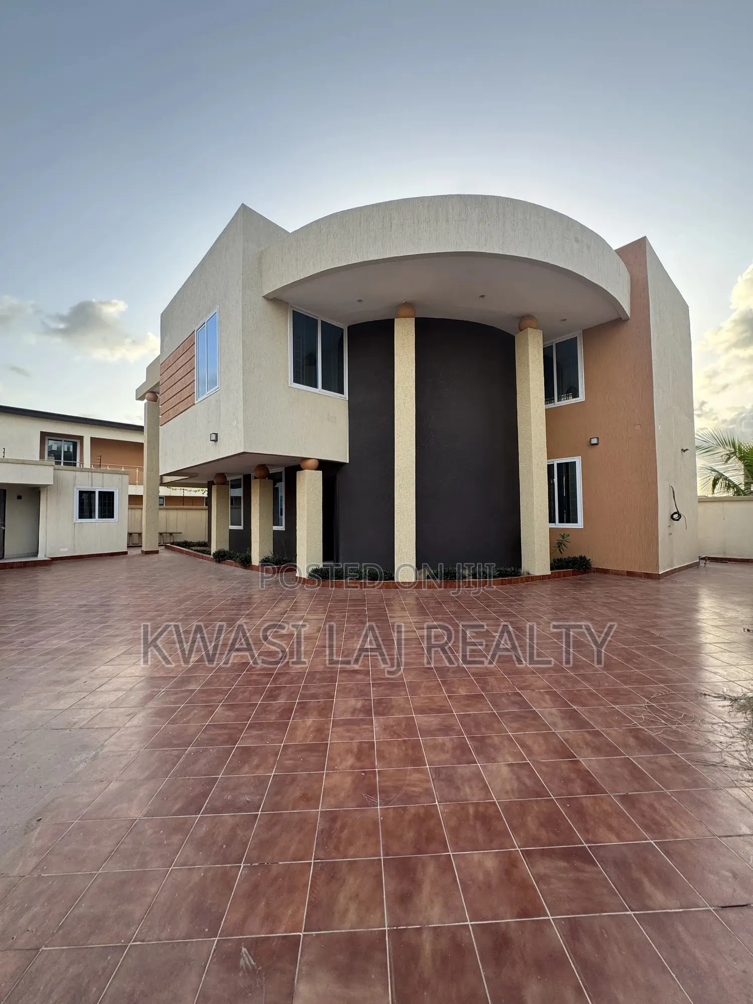 4bdrm House in Pokuase Ablekuma Rd for sale in Pokuase