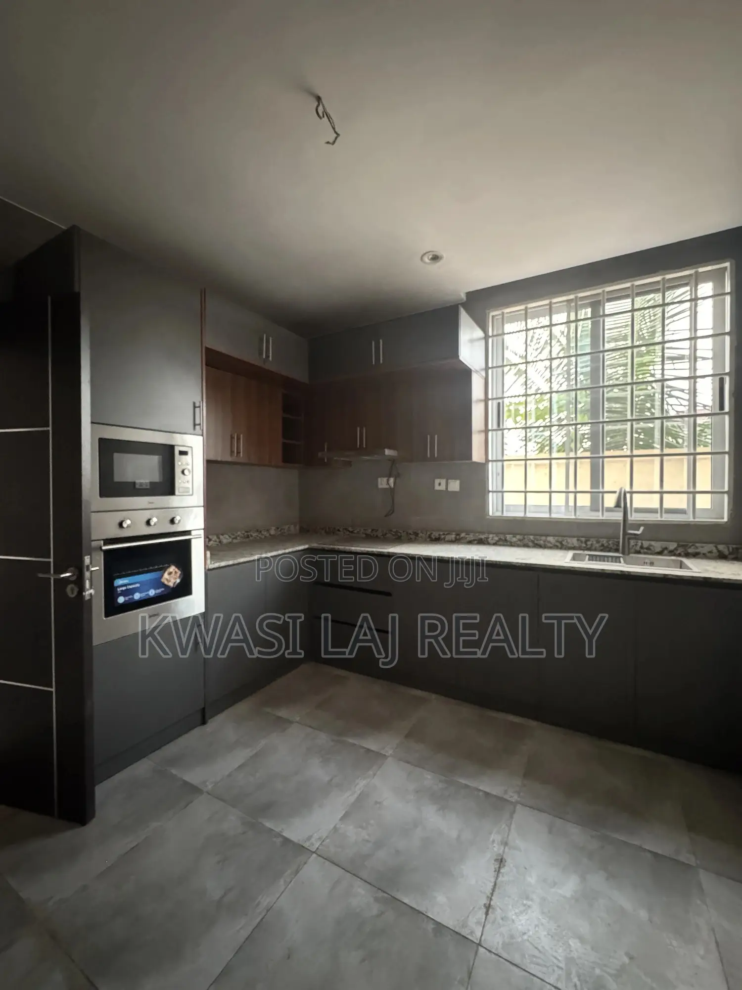 4bdrm House in Pokuase Ablekuma Rd for sale in Pokuase