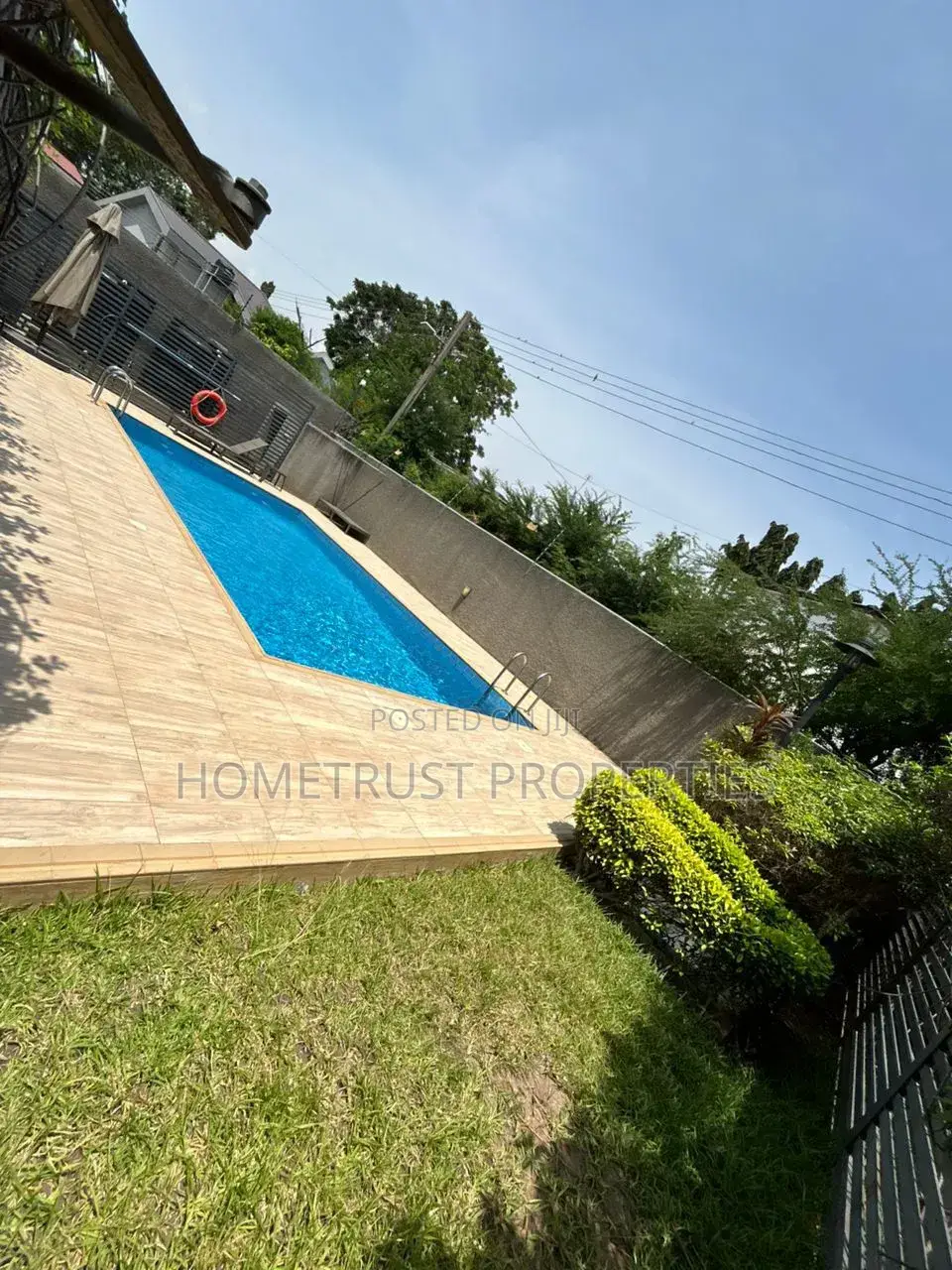 3bdrm House in Labone, Coffee Shop Area for rent in Coffee Shop Area