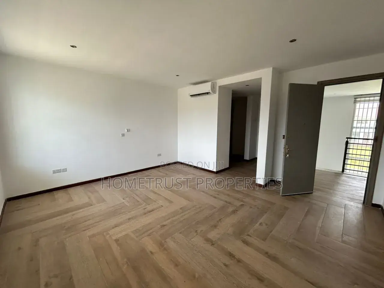 3bdrm House in Labone, Coffee Shop Area for rent in Coffee Shop Area
