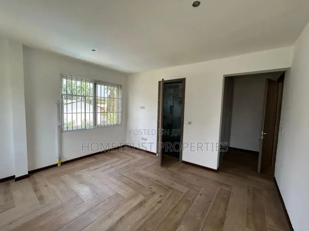 3bdrm House in Labone, Coffee Shop Area for rent in Coffee Shop Area