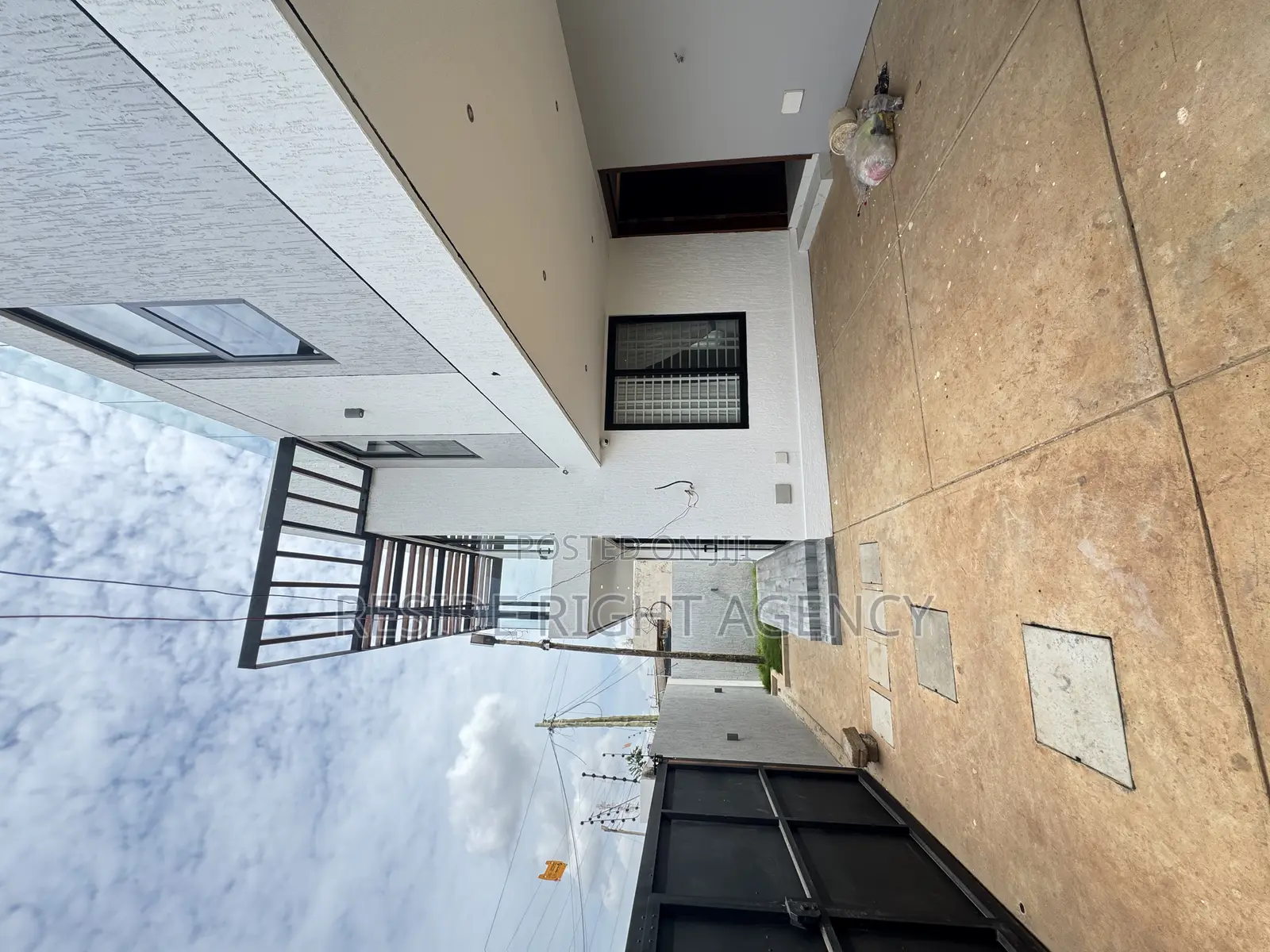 4bdrm House in Adenta for sale in Adenta