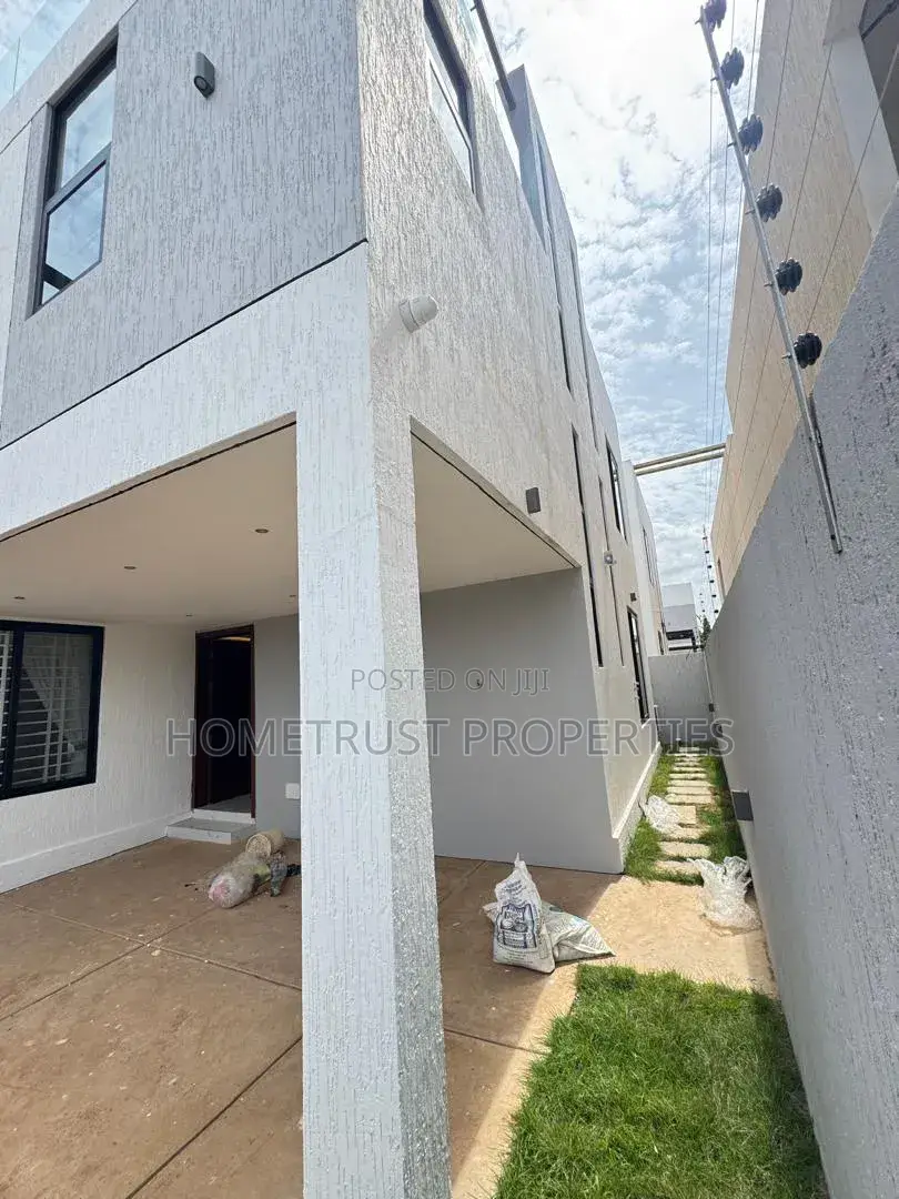 4bdrm Duplex in Madina Ritz Junction, Barrier for sale in Barrier