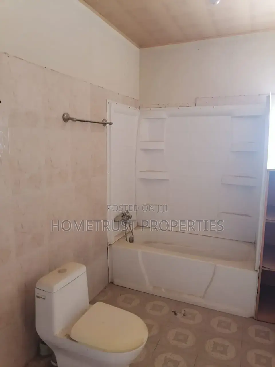 5bdrm House in Amasaman Satellite for sale in Amasaman