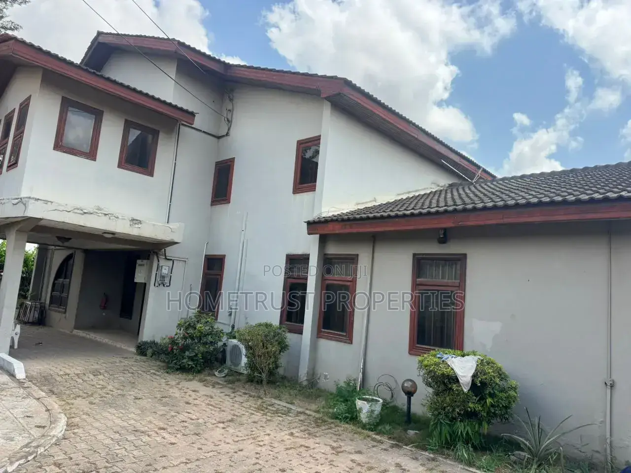 6bdrm House in Achimota Abc, Mile 7 for sale in Mile 7