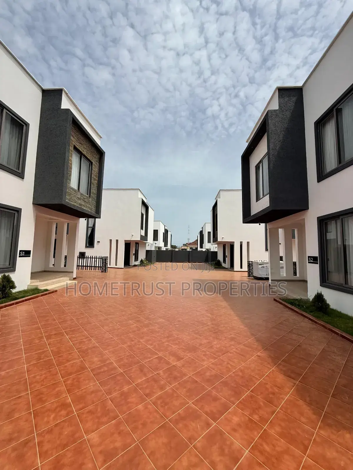 Furnished 3bdrm Duplex in East Legon, American House for rent in American House