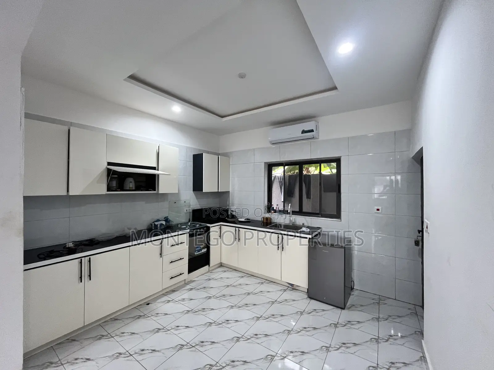 2bdrm Townhouse / Terrace in East Legon Hills, School Junction for rent in School Junction