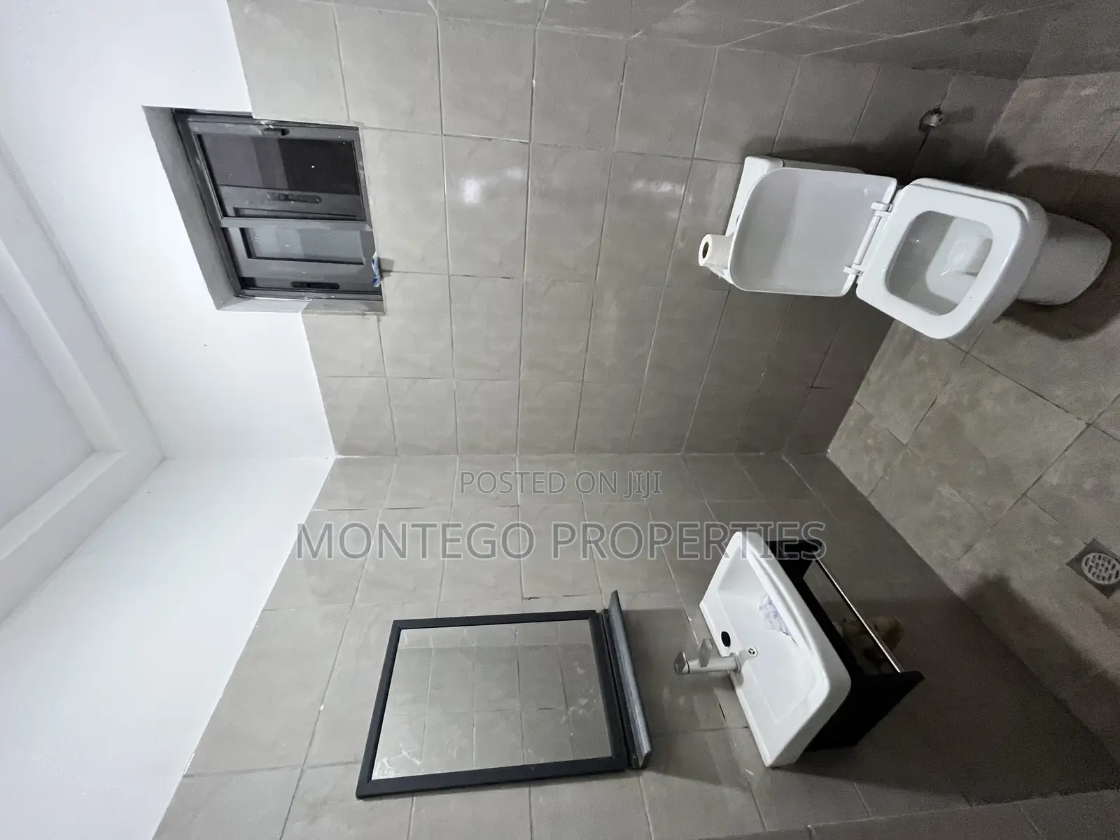 2bdrm Townhouse / Terrace in East Legon Hills, School Junction for rent in School Junction