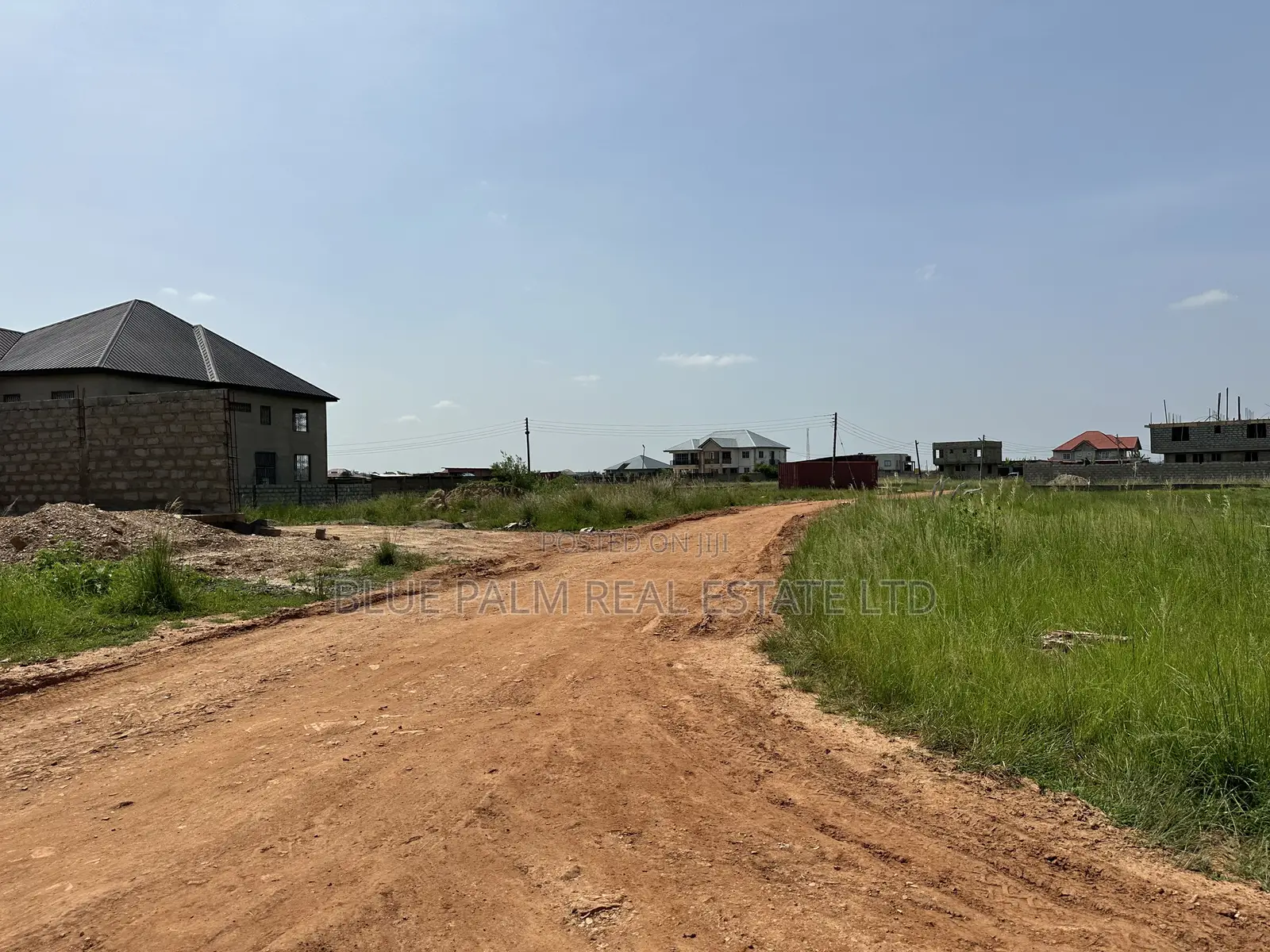 Land for Immediate Sale and Free Document in Community 25