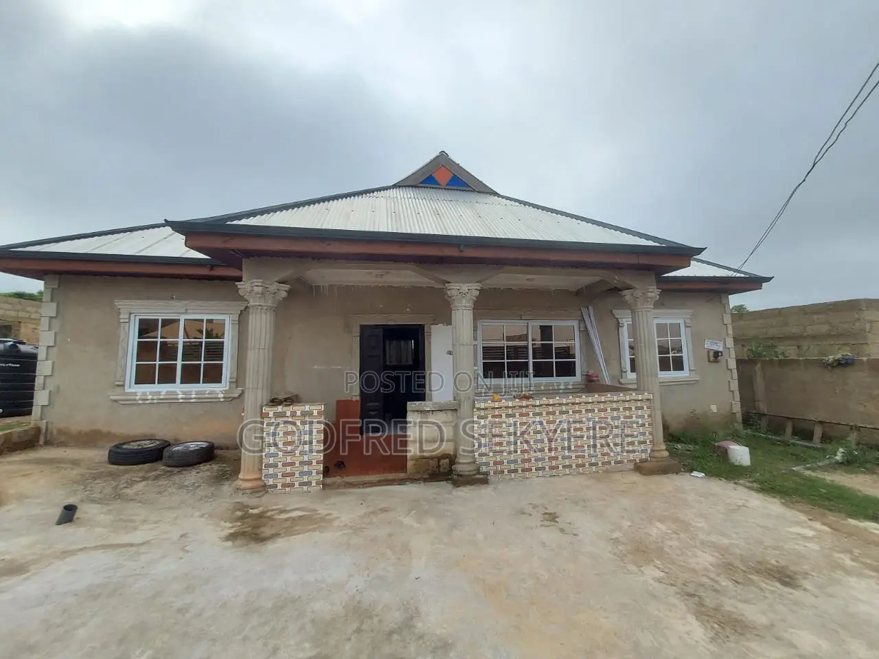 4bdrm Apartment in Adeleke Estates, Kumasi Metropolitan for sale in Kumasi Metropolitan