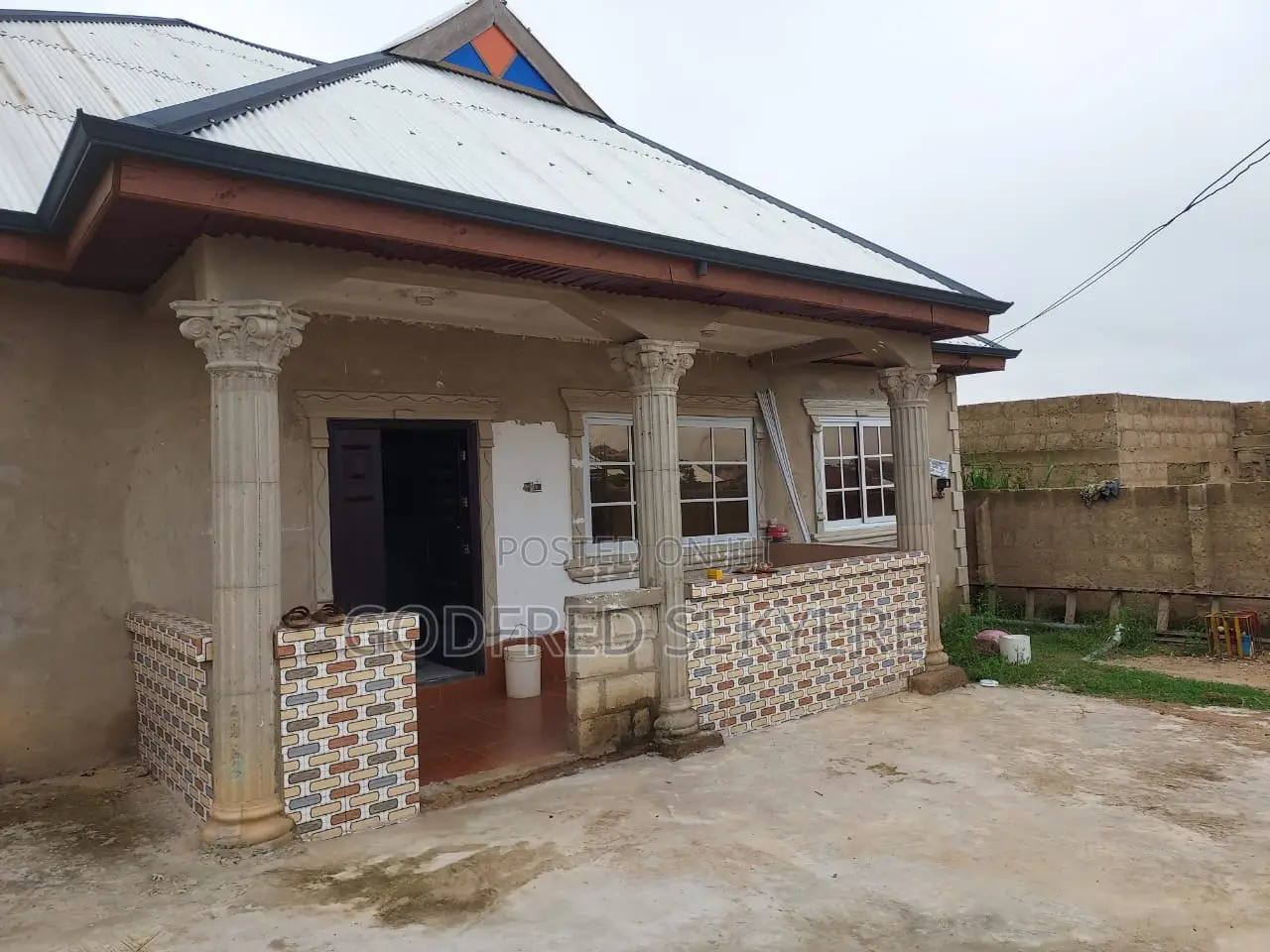 4bdrm Apartment in Adeleke Estates, Kumasi Metropolitan for sale in Kumasi Metropolitan