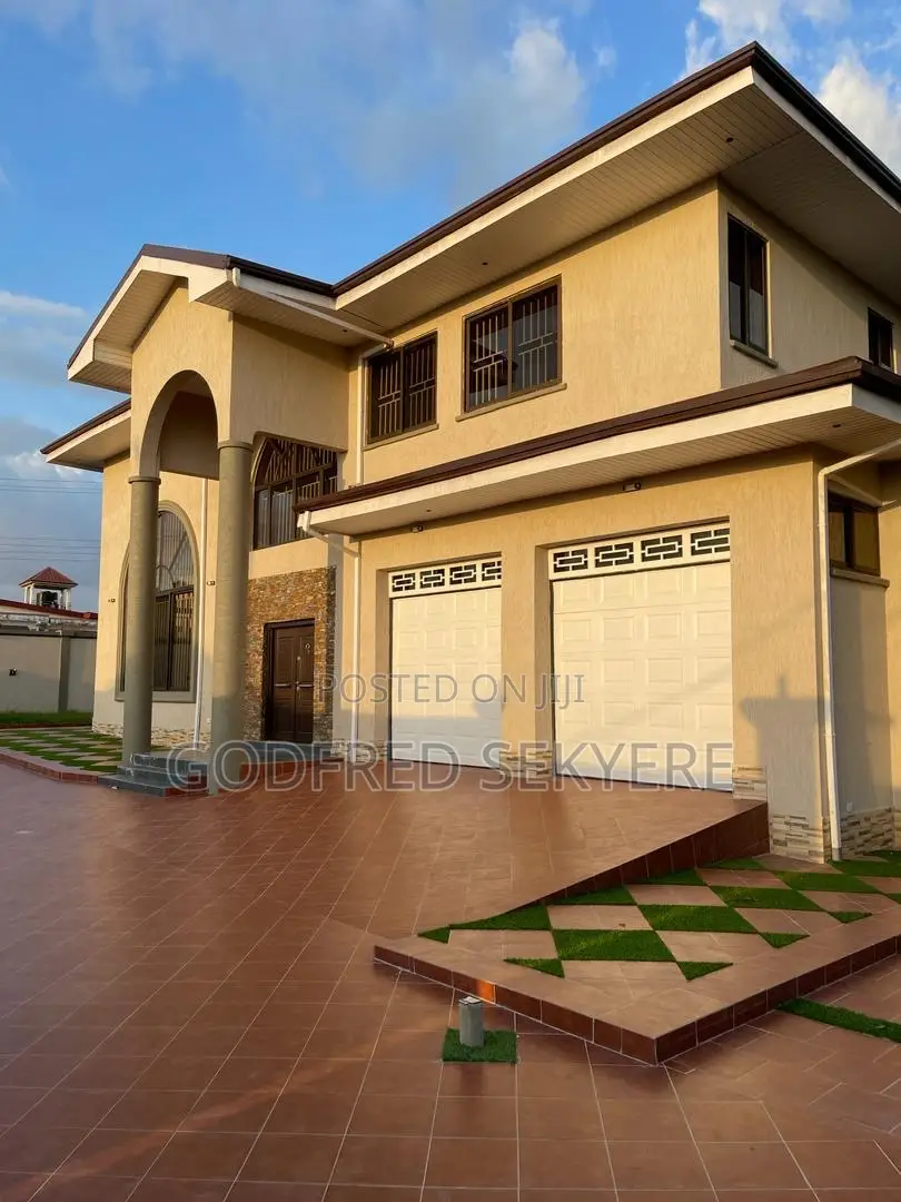 Furnished 5bdrm Apartment in Adeleke Estates, Kumasi Metropolitan in Kumasi Metropolitan