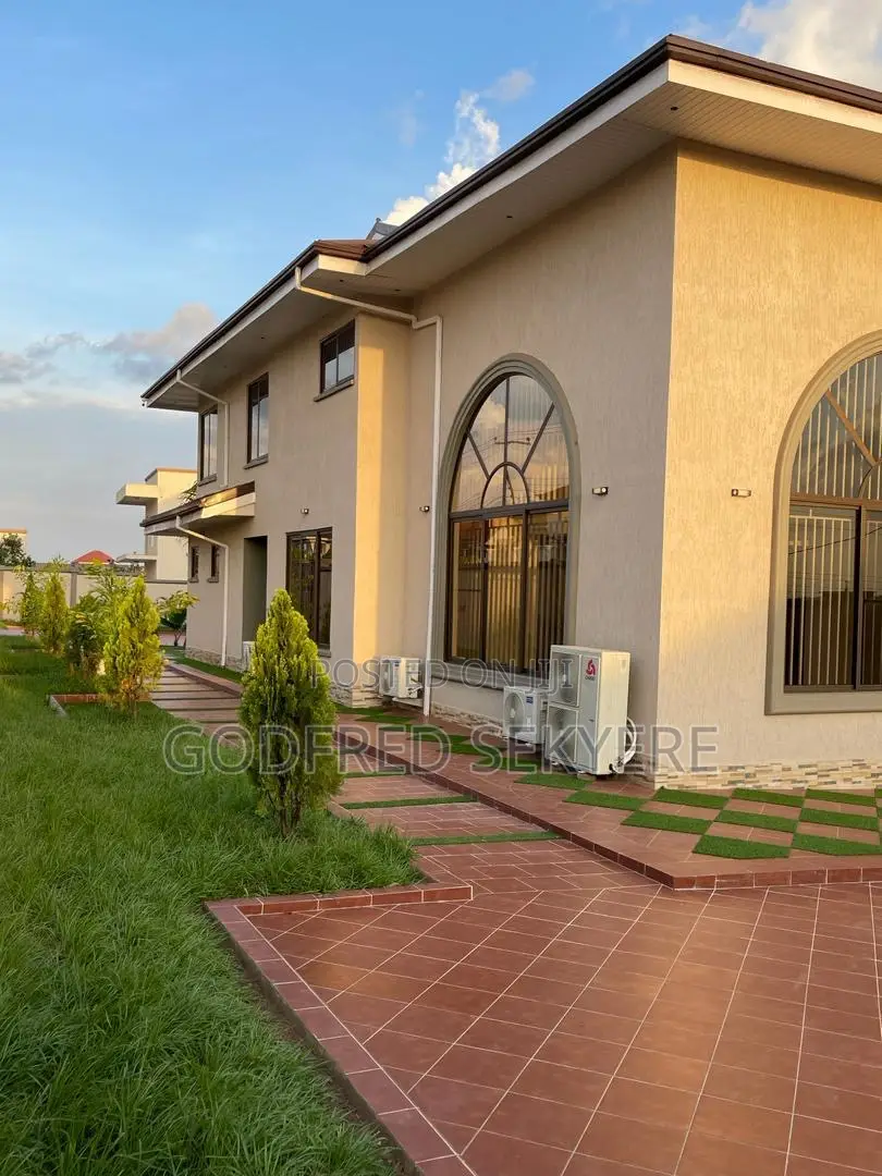 Furnished 5bdrm Apartment in Adeleke Estates, Kumasi Metropolitan in Kumasi Metropolitan
