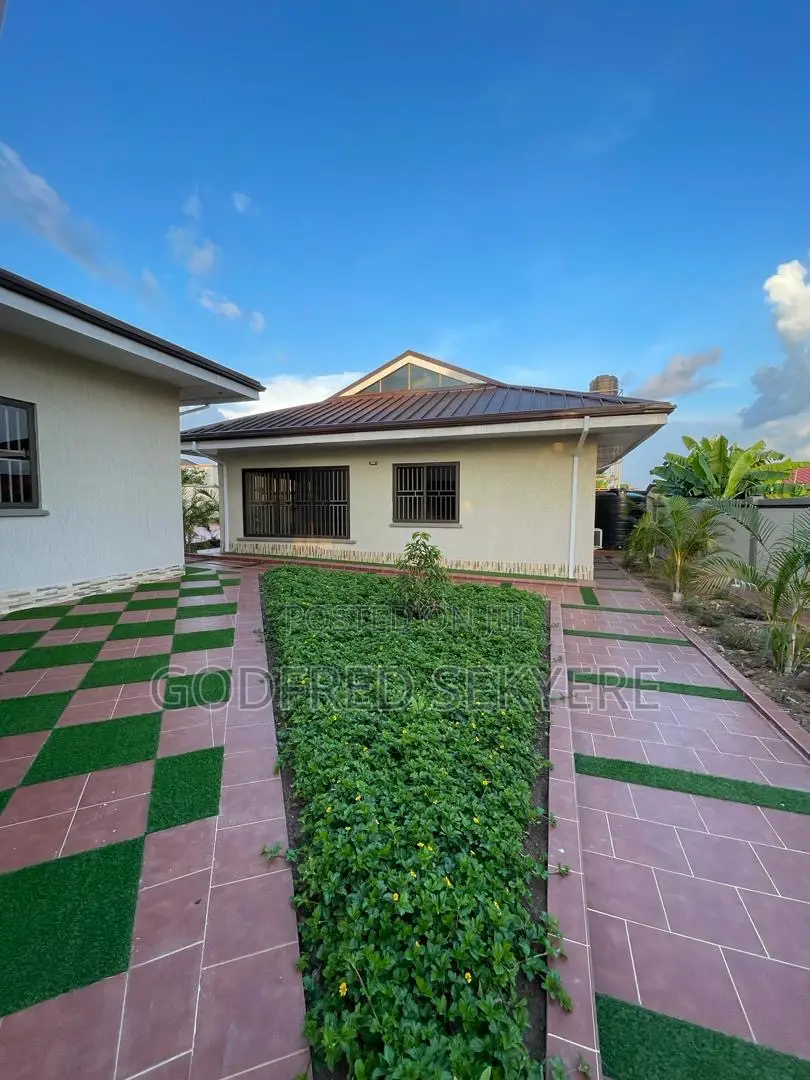 Furnished 5bdrm Apartment in Adeleke Estates, Kumasi Metropolitan in Kumasi Metropolitan