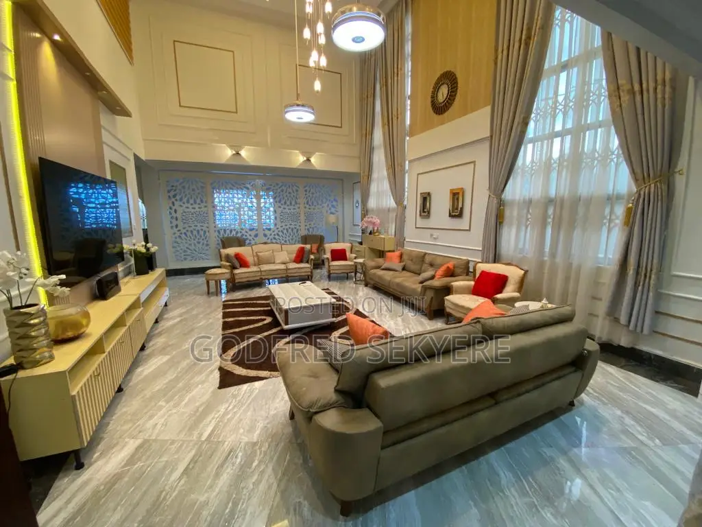 5bdrm Apartment in Adeleke Estates, Kumasi Metropolitan for sale in Kumasi Metropolitan