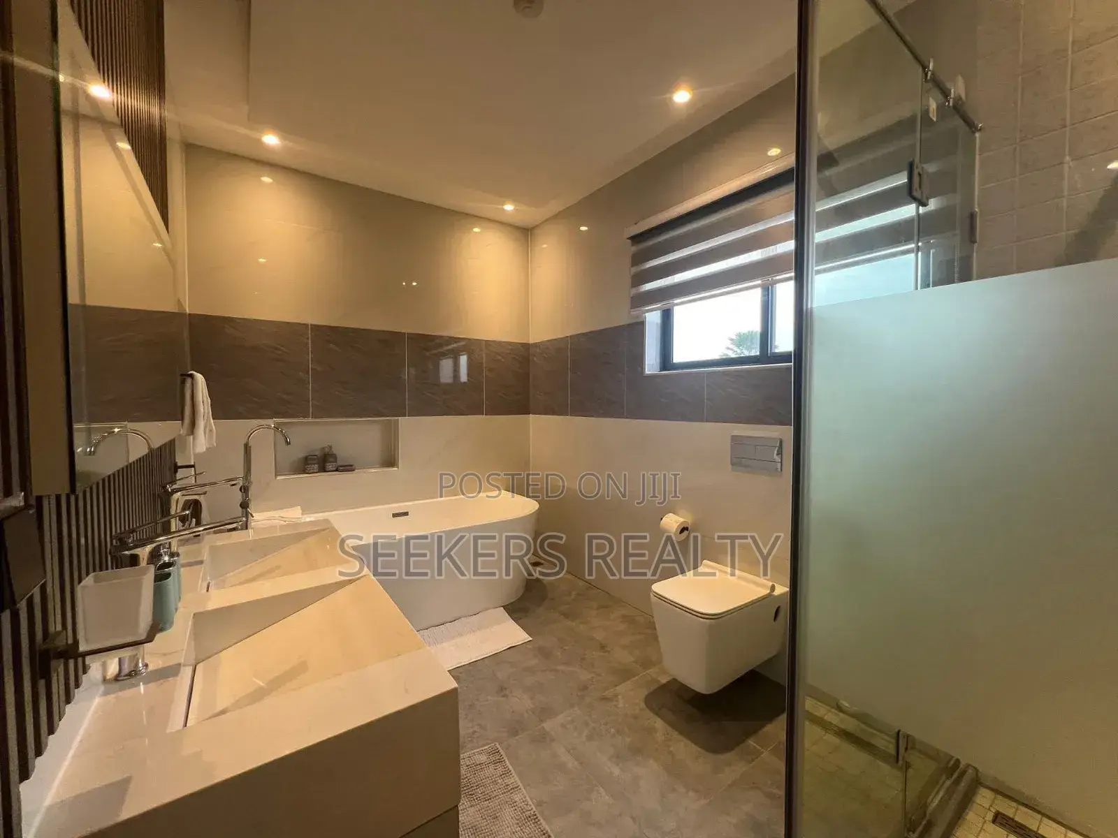Furnished 4bdrm Townhouse / Terrace for rent in Shopping Arcade Area