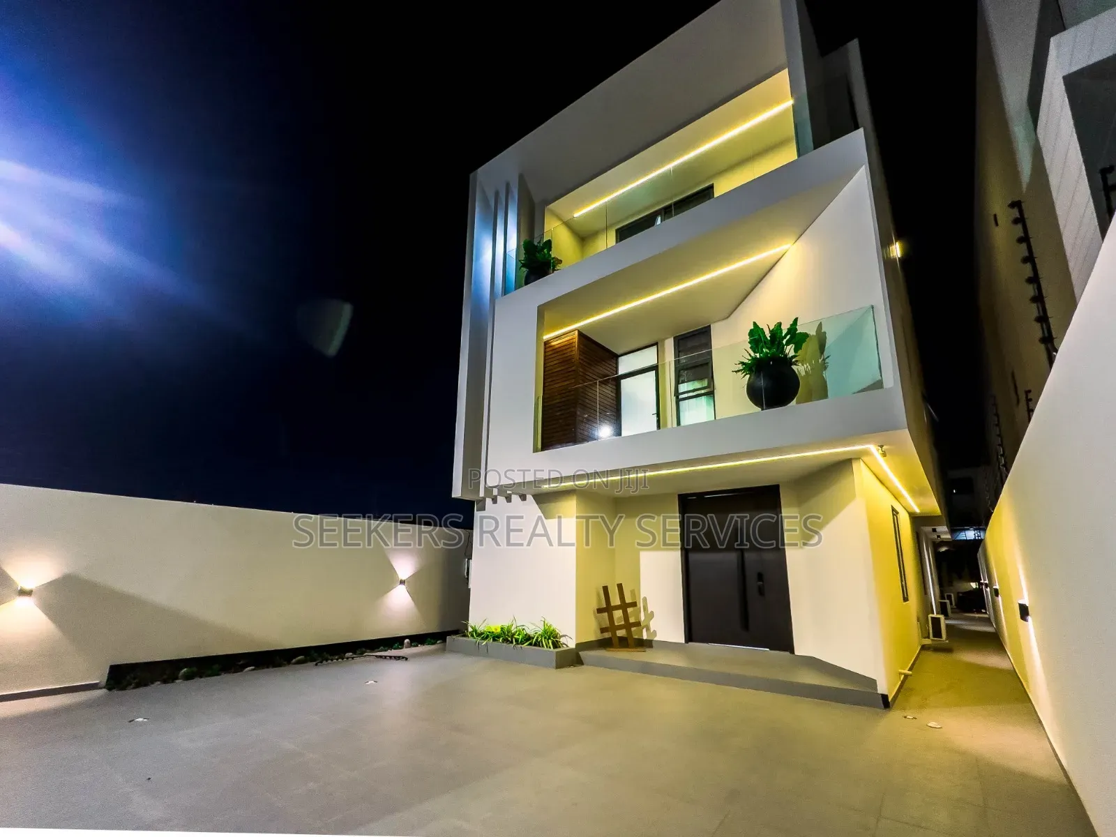 Furnished 4bdrm House in Seekers Realty, Accra Metropolitan for sale in Accra Metropolitan