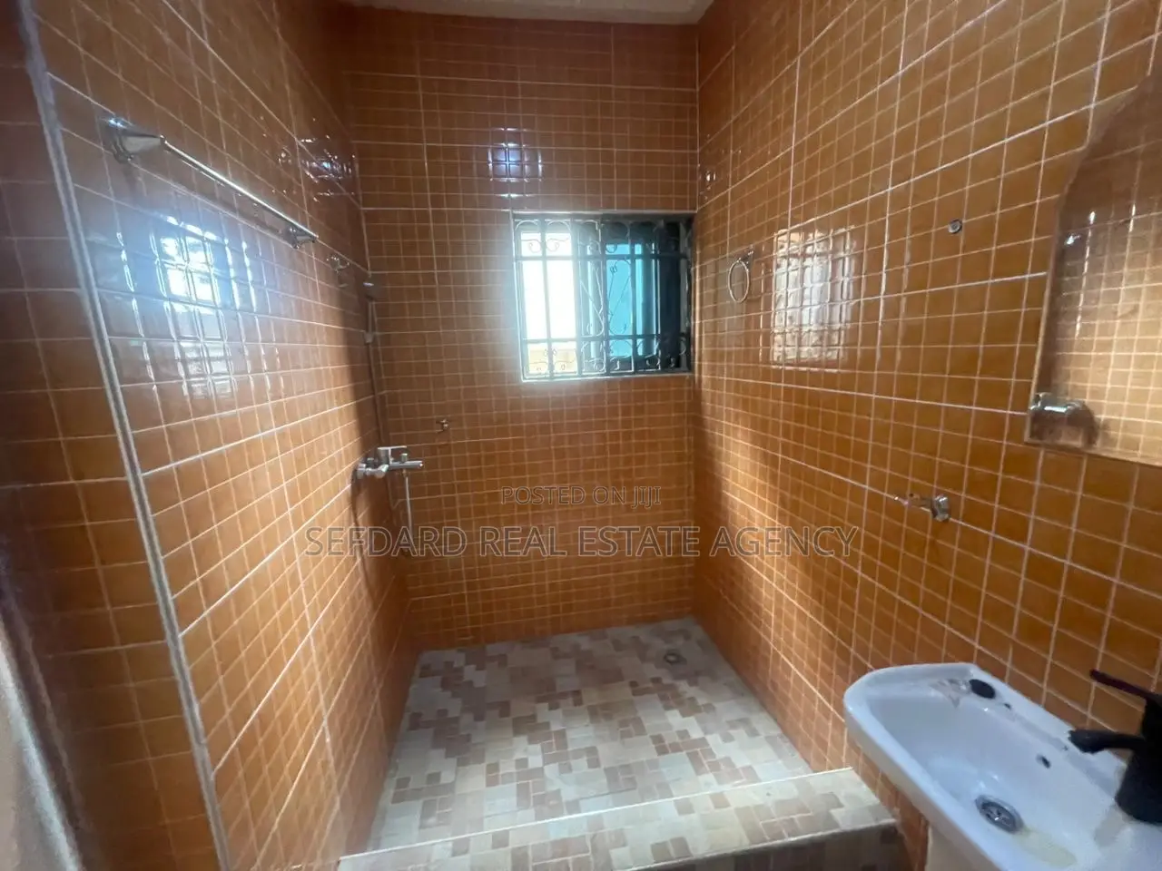 4bdrm Duplex in Sefdard Properties, Pokuase for rent in Pokuase