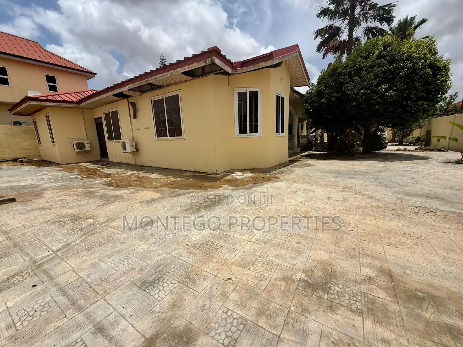 5bdrm House in East Legon Ogbojo for sale in East Legon