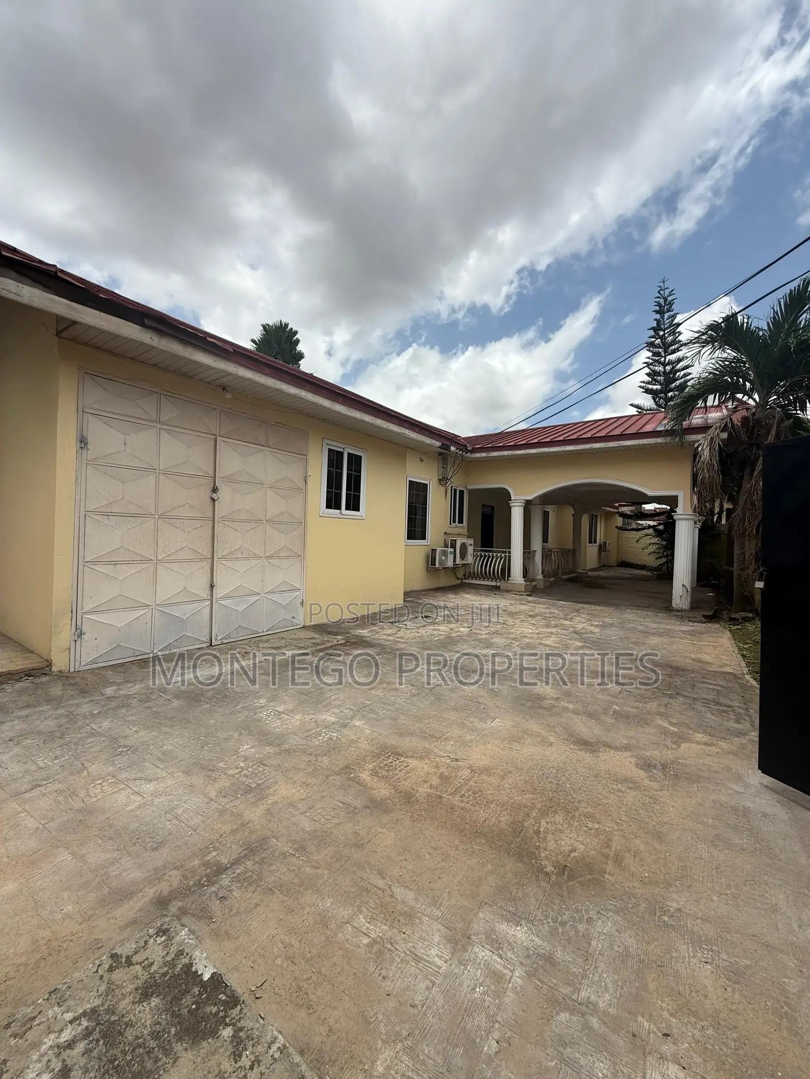 5bdrm House in East Legon Ogbojo for sale in East Legon