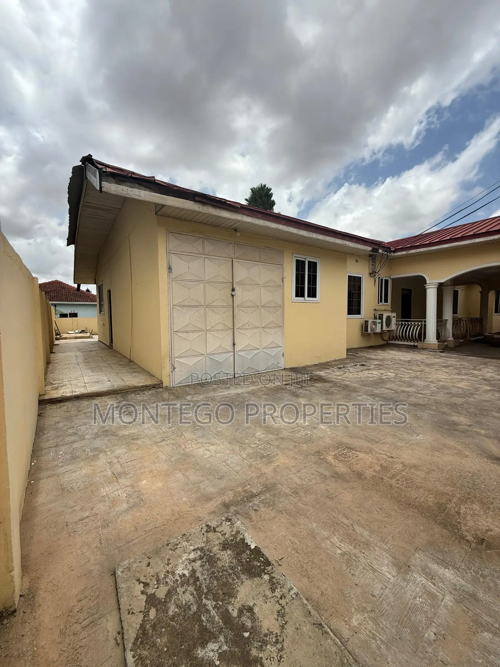 5bdrm House in East Legon Ogbojo for sale in East Legon