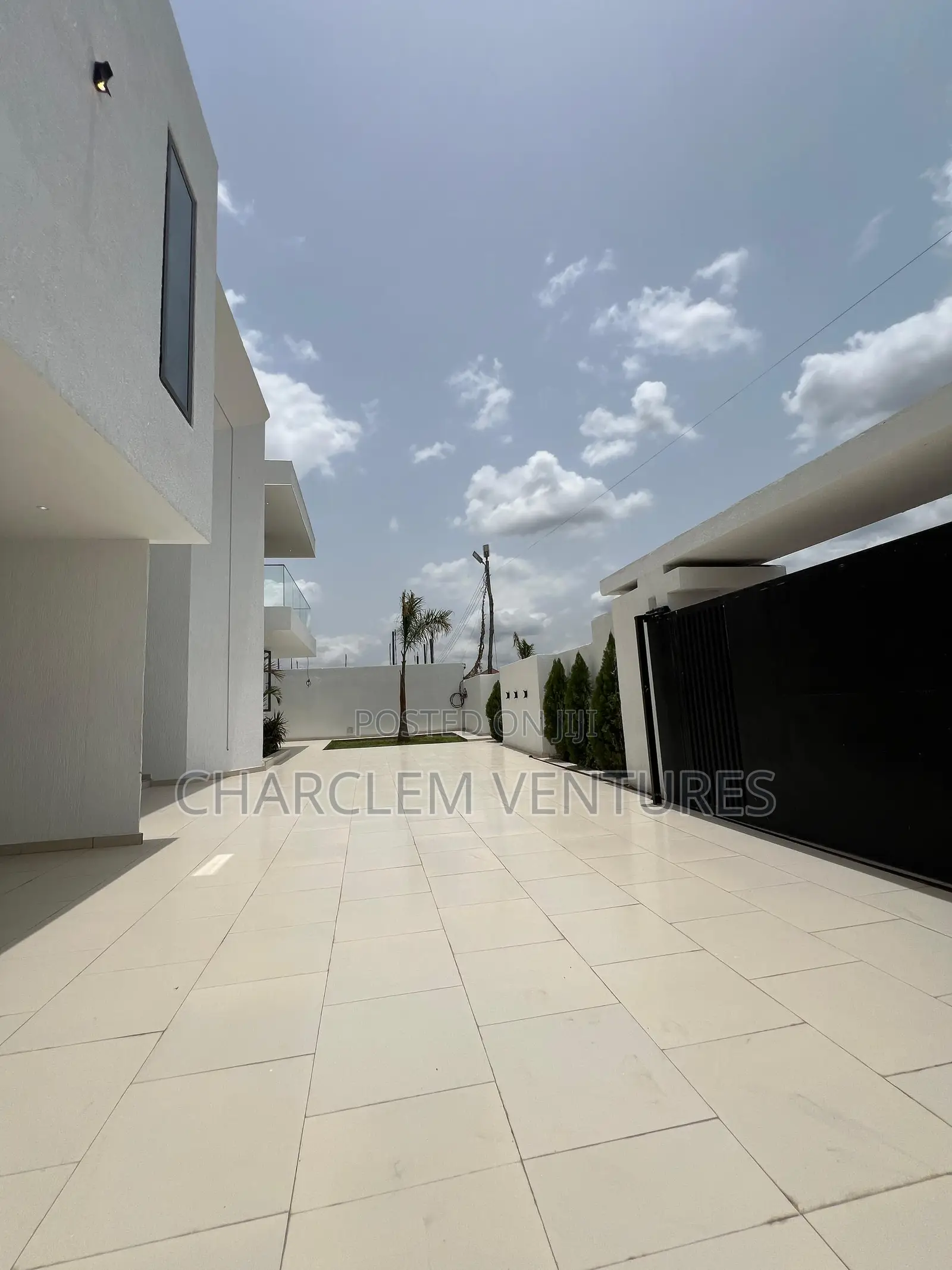 5bdrm House in Charclem Ventures, Oyarifa for sale in Oyarifa