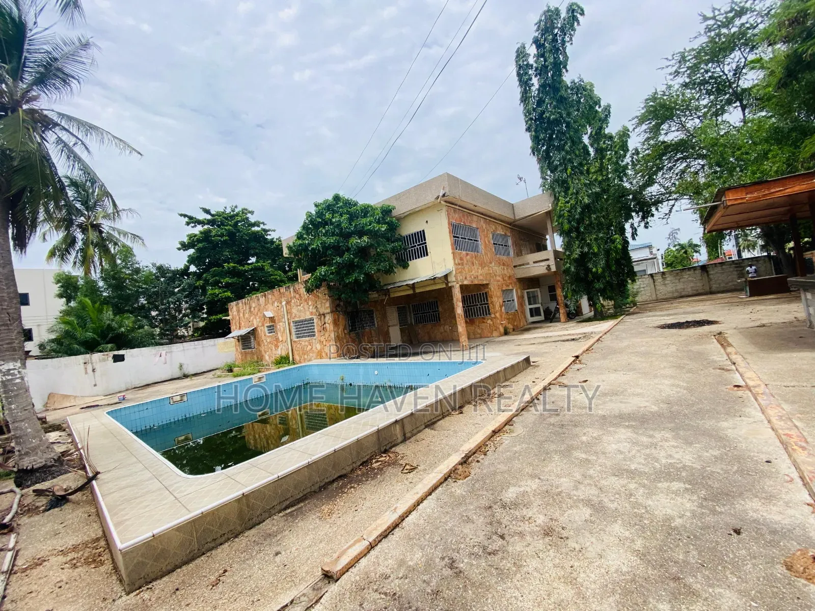 0.49 Acre Land for Sale at Dzorwulu in Dzorwulu