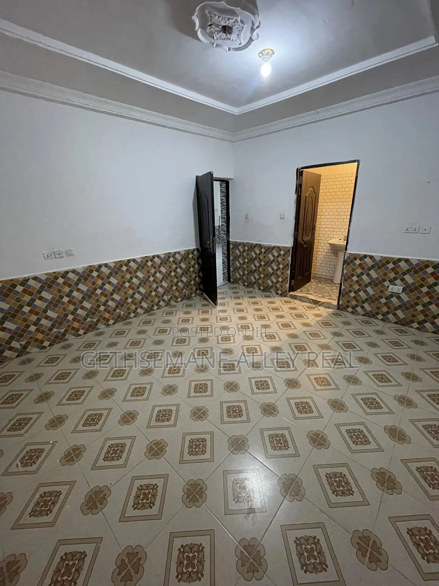 2bdrm Apartment in Gethsemeny Alley, West Hills Mall Area for rent in West Hills Mall Area