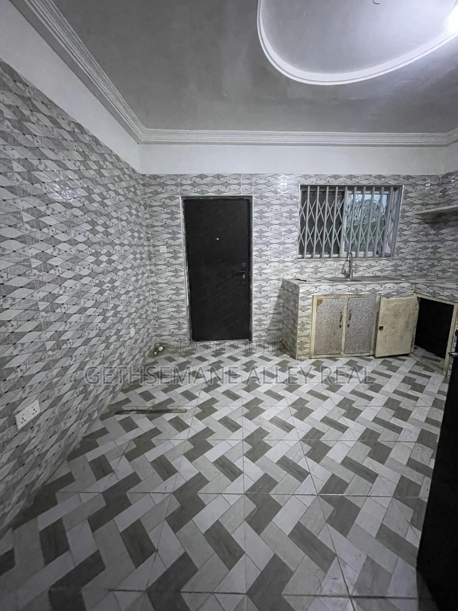 2bdrm Apartment in Gethsemeny Alley, West Hills Mall Area for rent in West Hills Mall Area