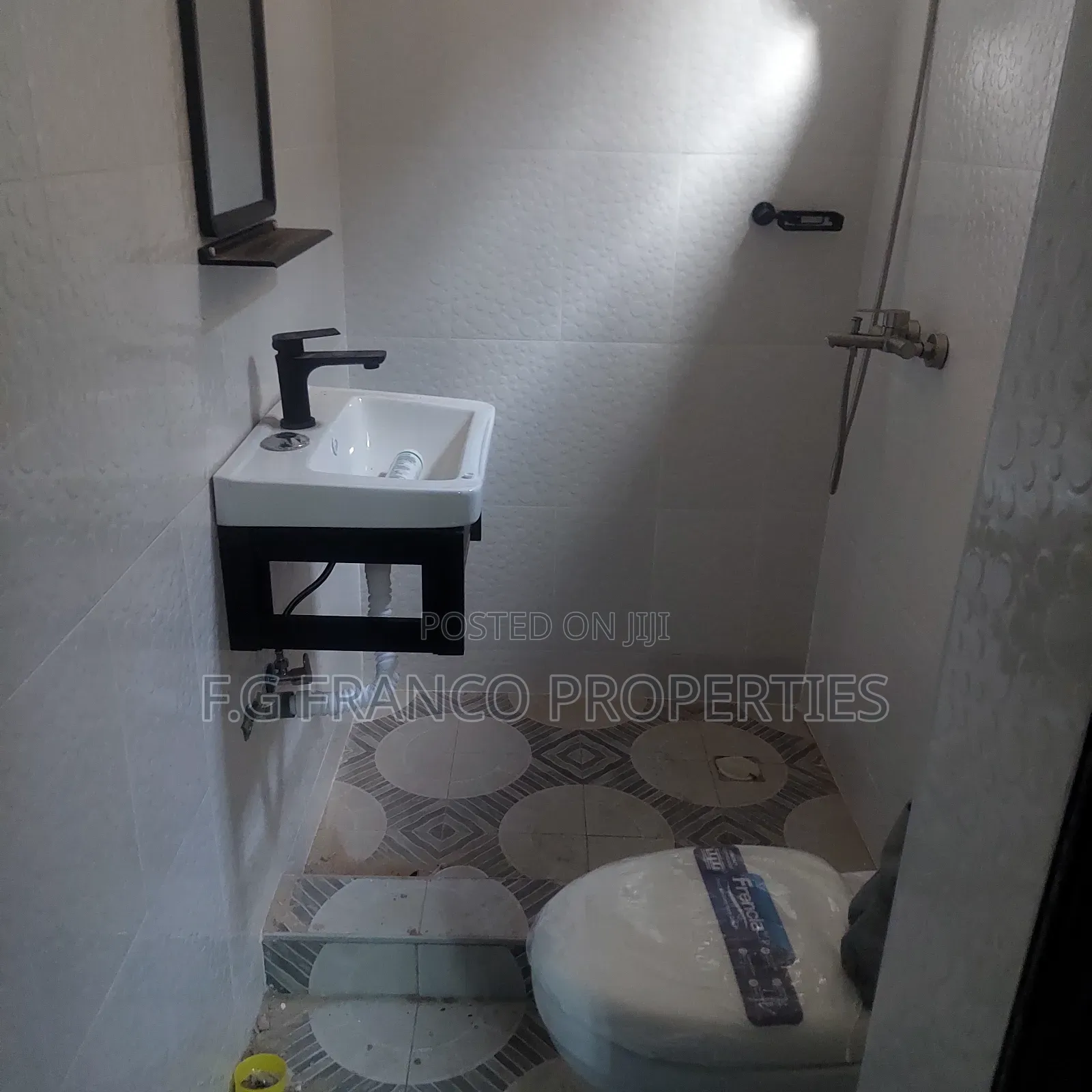 4bdrm House in Kg Franco Properties, Spintex for sale in Spintex