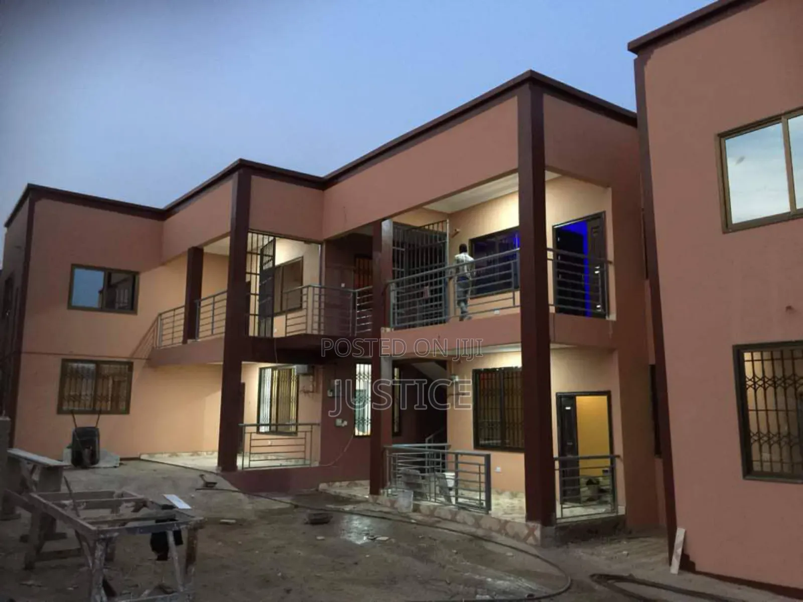 14bdrm Apartment in Aboam Kwabenya for sale in Kwabenya