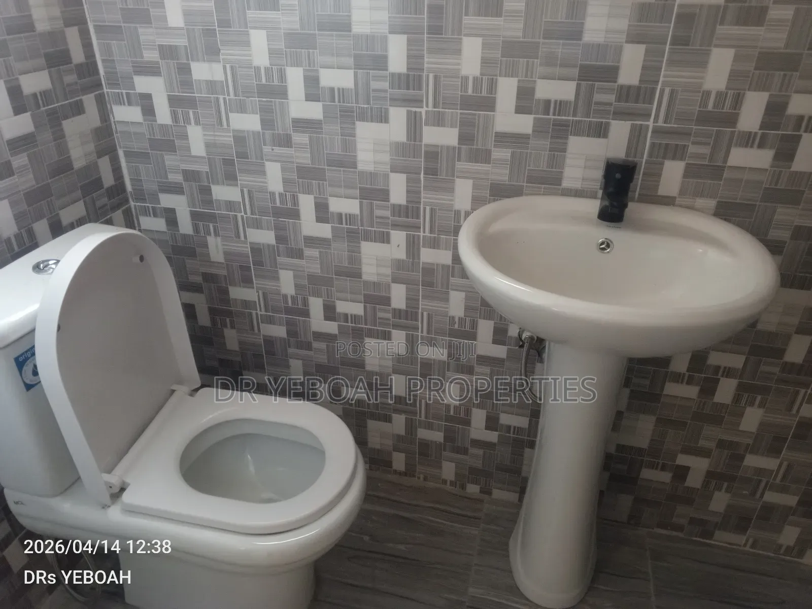 1bdrm Apartment in Spintex Road:- Hall for rent in Spintex