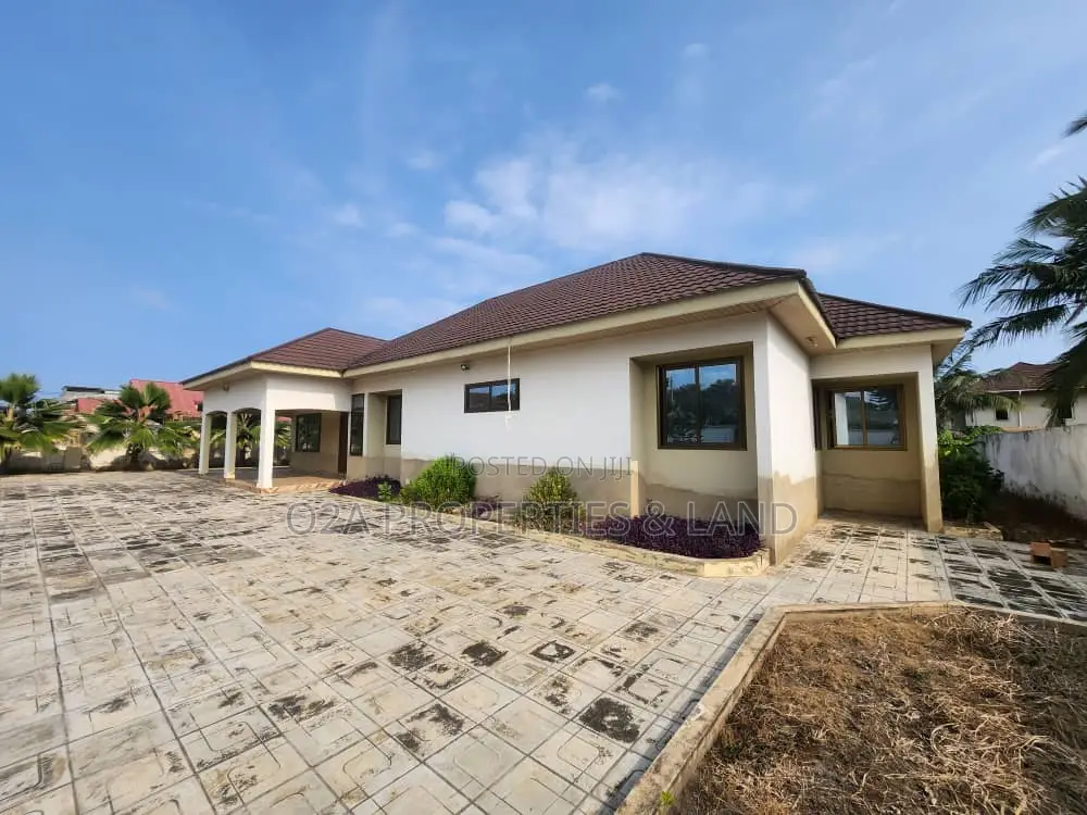 7bdrm House in Community 10 for rent in Community 25