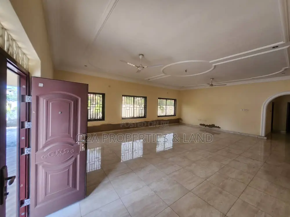 7bdrm House in Community 10 for rent in Community 25
