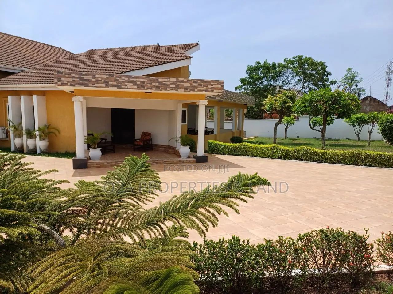 6bdrm House in East Airport for sale in Airport Residential Area