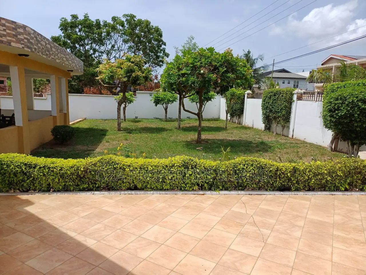 6bdrm House in East Airport for sale in Airport Residential Area