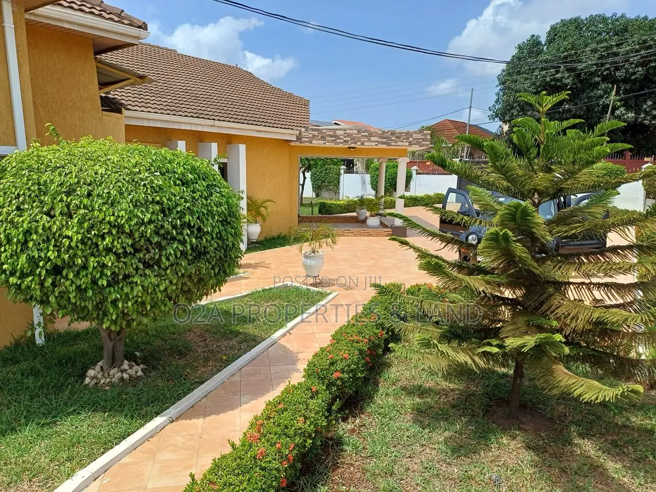 6bdrm House in East Airport for sale in Airport Residential Area