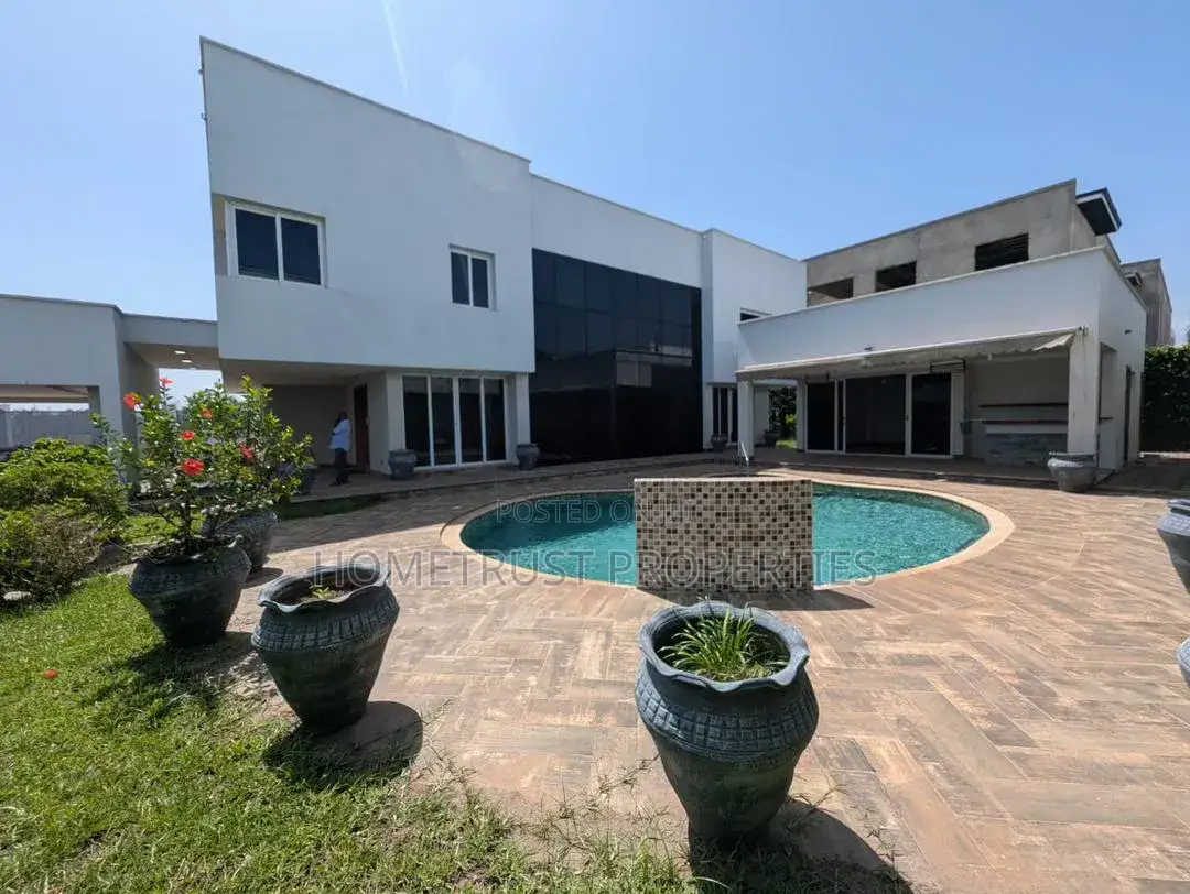 4bdrm Mansion in Airport Hillls for sale in Airport Residential Area