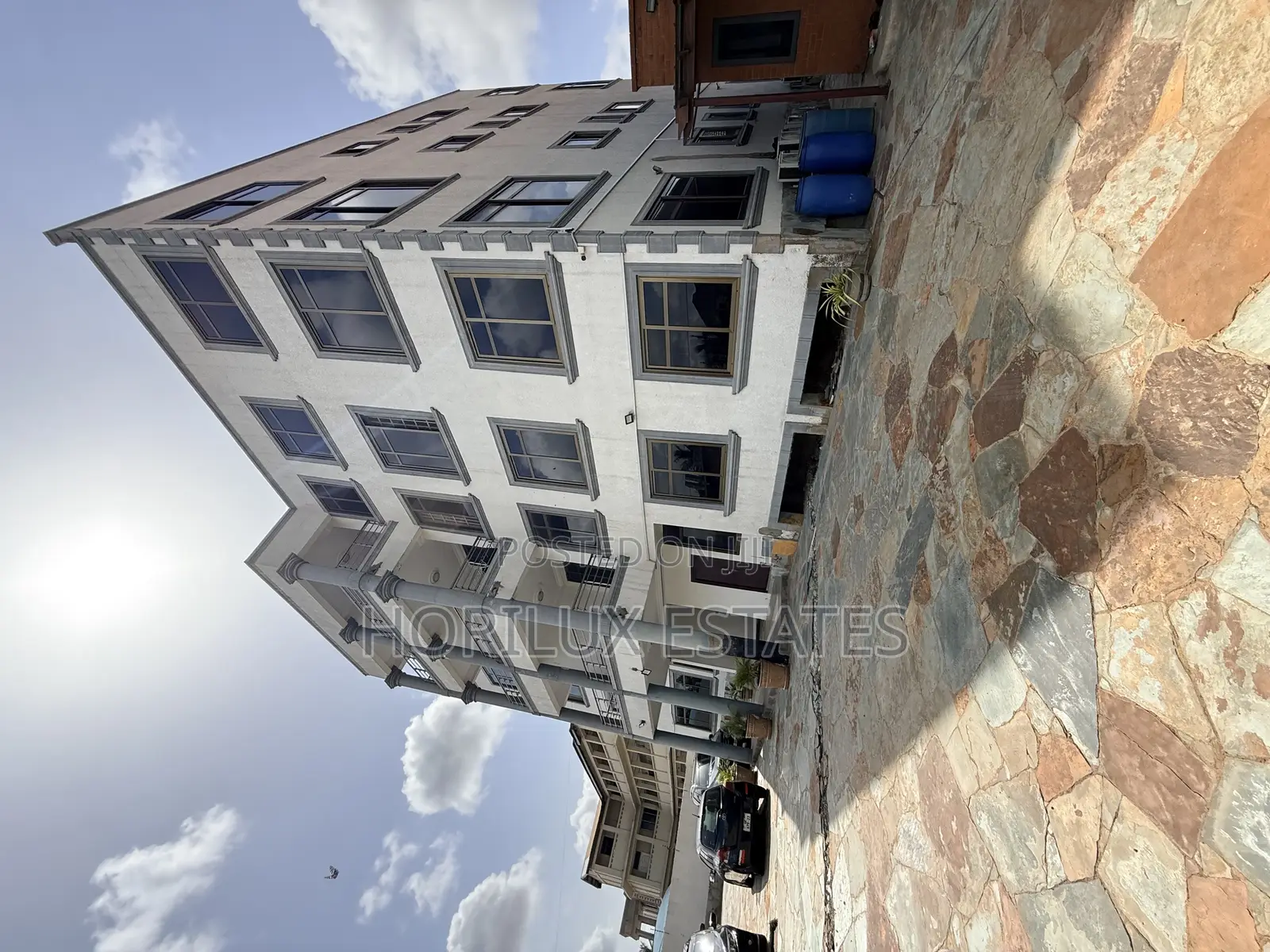 3bdrm Apartment in Very Close To Road, Adjiriganor for rent in Adjiriganor