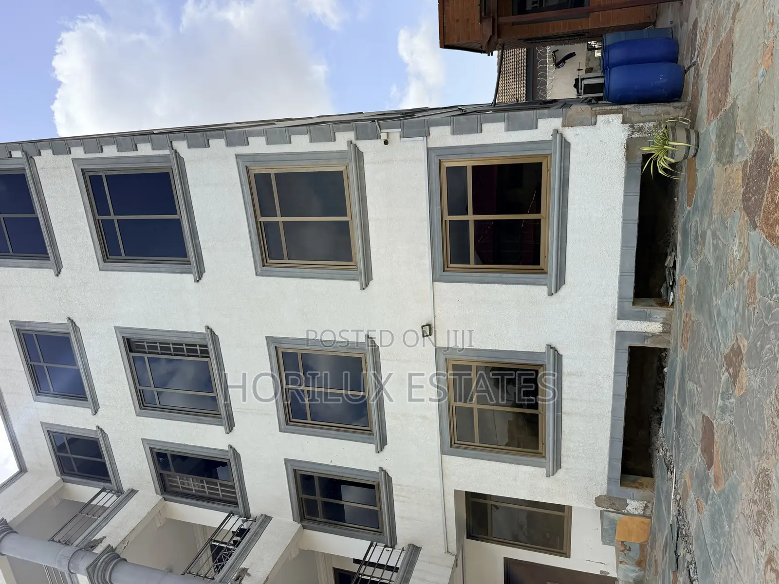 3bdrm Apartment in Very Close To Road, Adjiriganor for rent in Adjiriganor