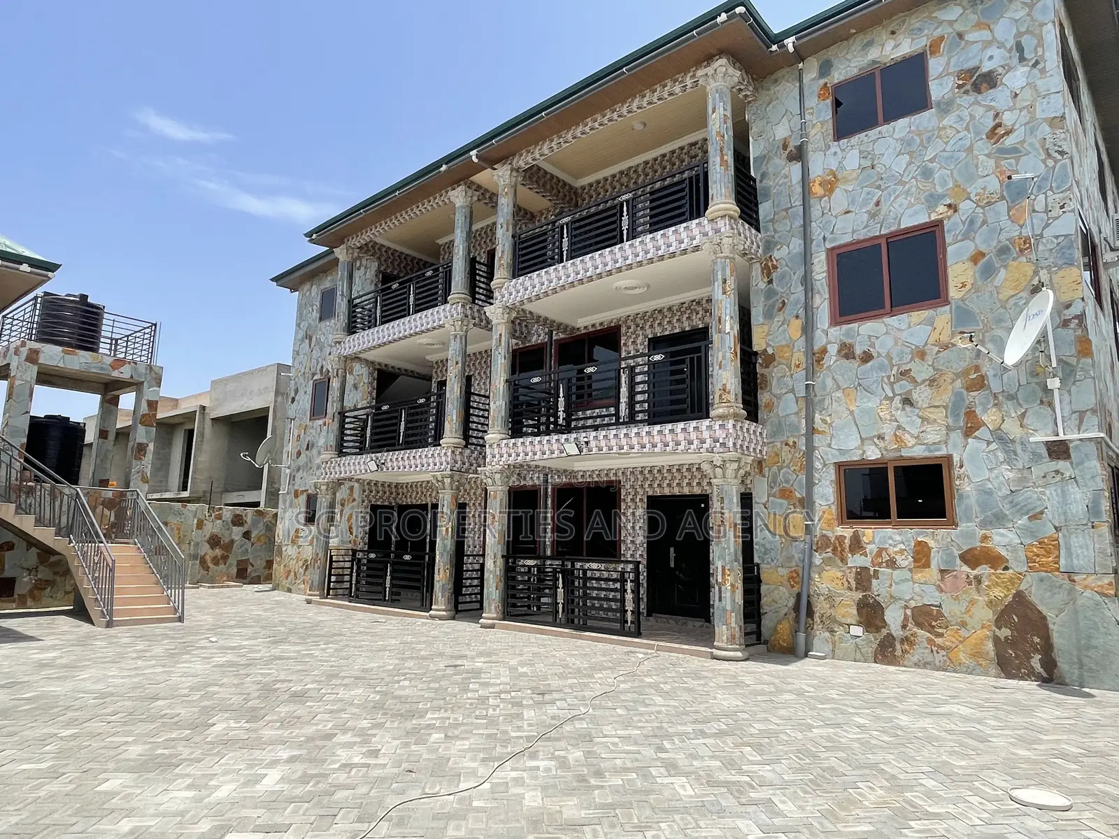 2bdrm Apartment in Lashibi, Sakumono for rent in Sakumono