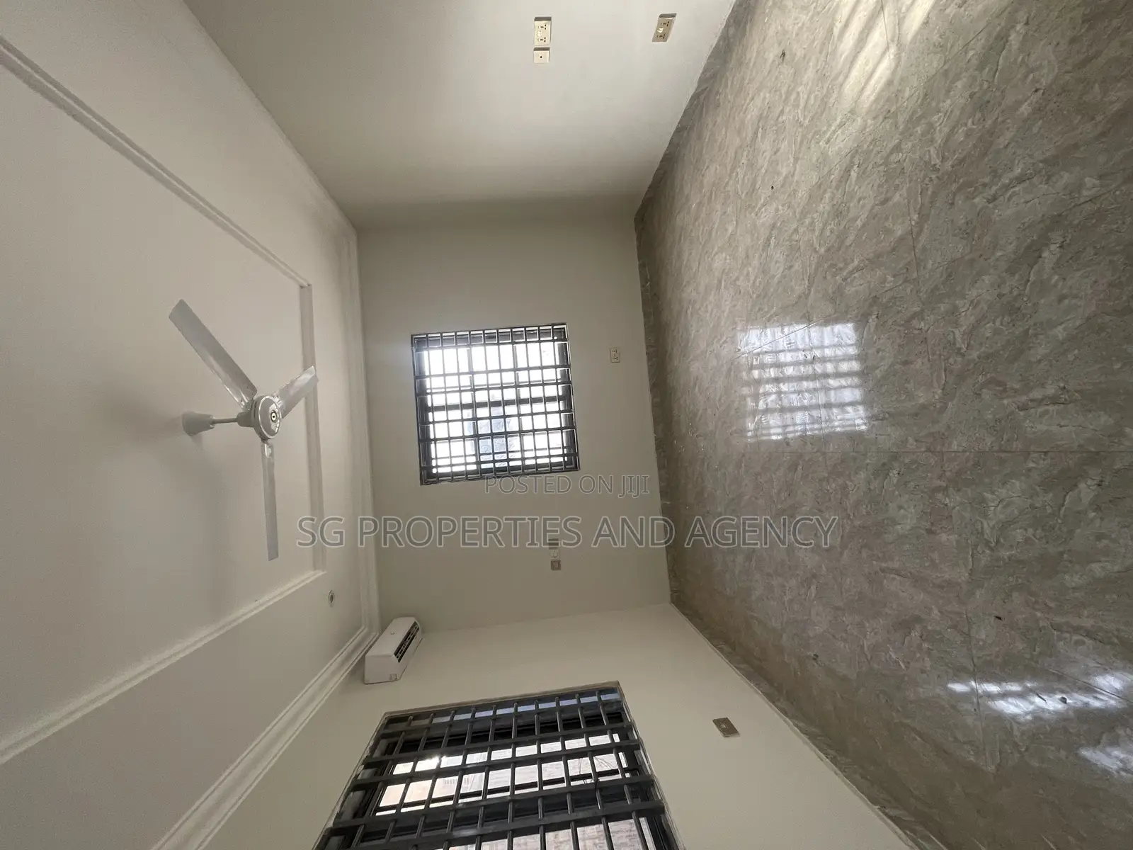 2bdrm Apartment in Lashibi, Sakumono for rent in Sakumono