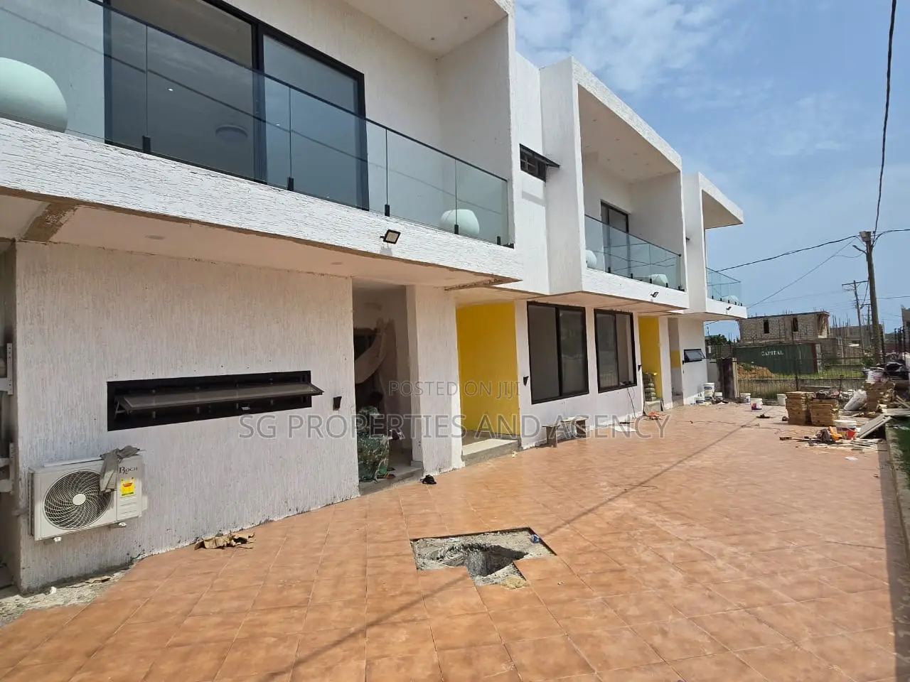 2bdrm Townhouse / Terrace in Lashibi, Sakumono for rent in Sakumono