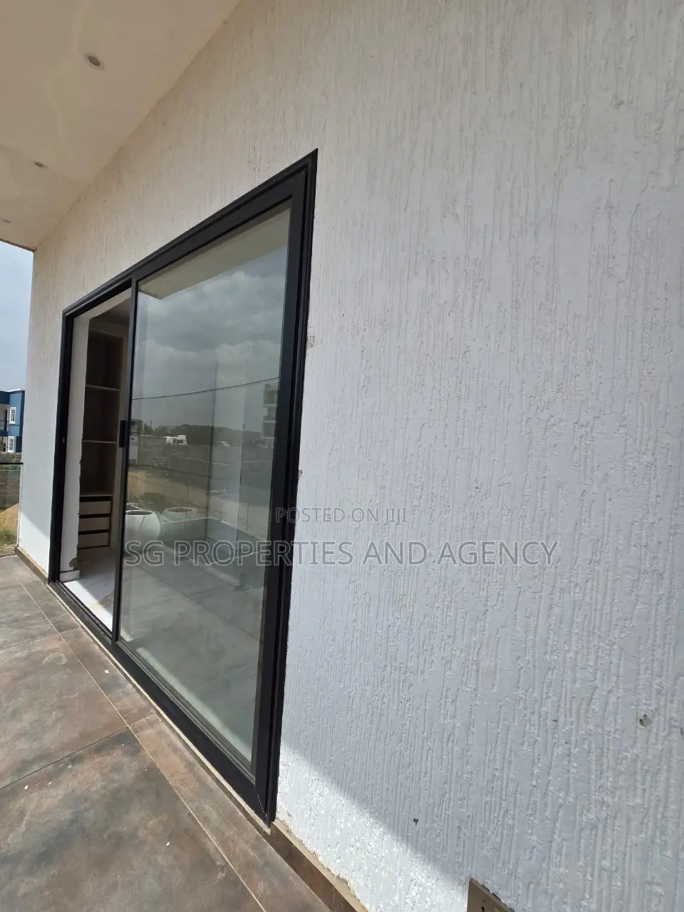 2bdrm Townhouse / Terrace in Lashibi, Sakumono for rent in Sakumono