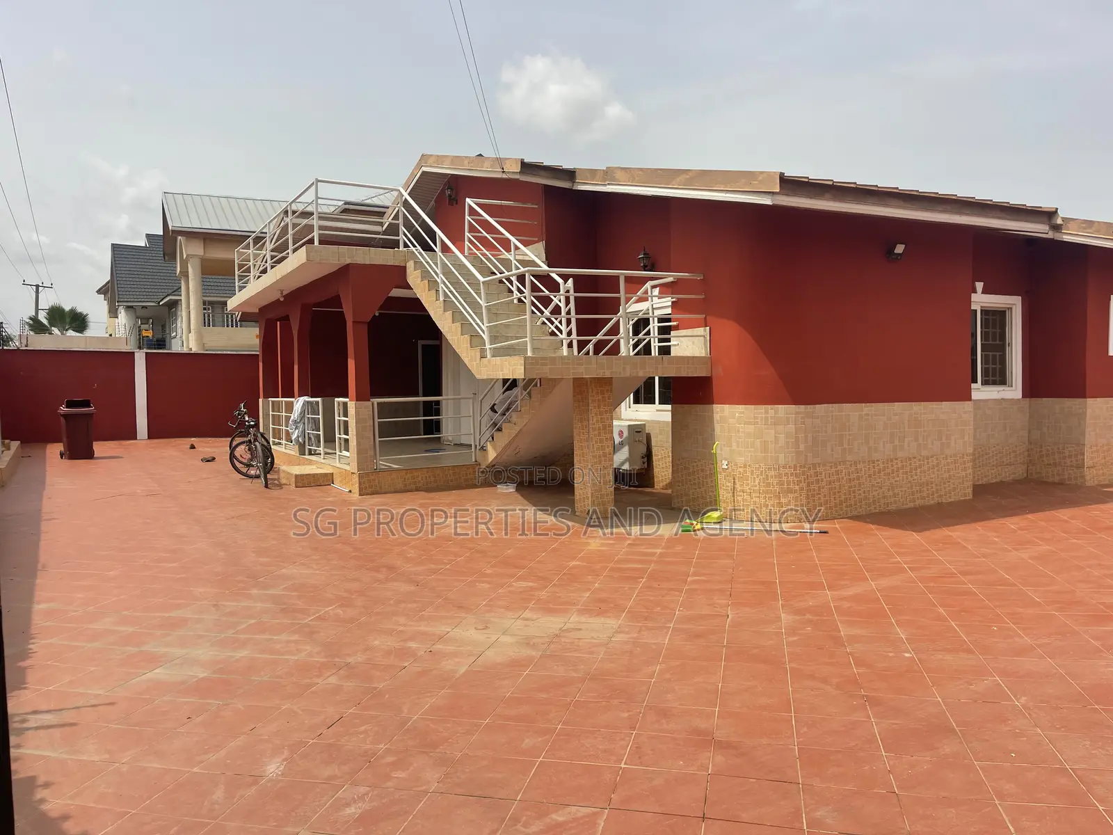 4bdrm House in Batsonaa, Baatsona Total for rent in Baatsona Total